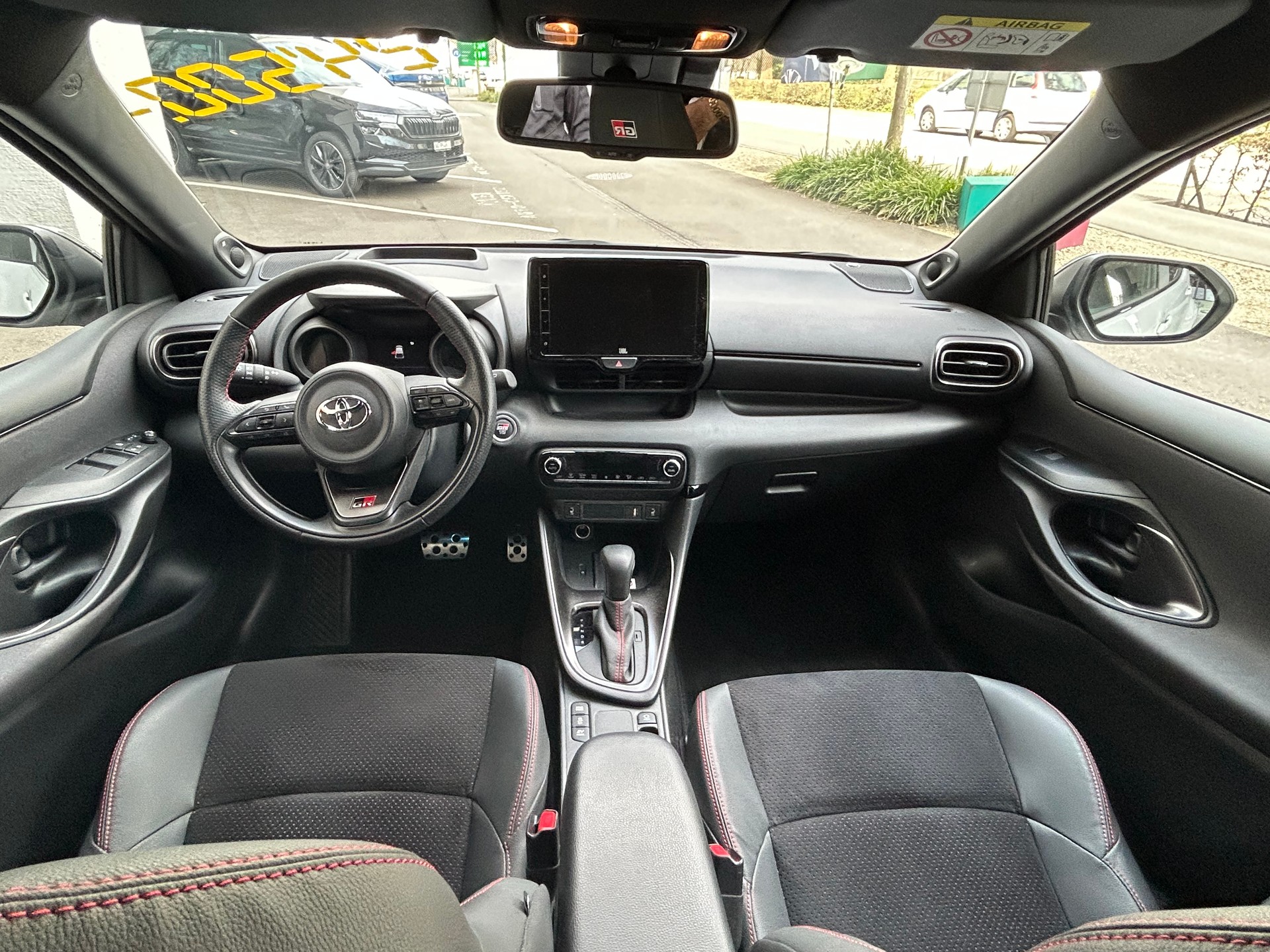 TOYOTA Yaris 1.5 GR Sport e-CVT-image-6