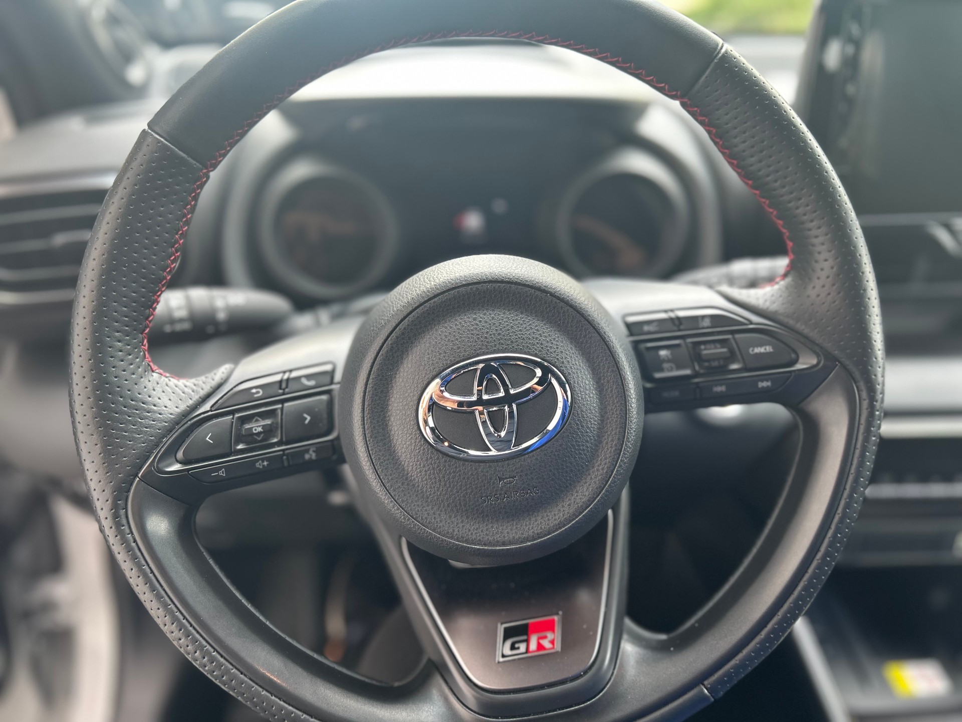 TOYOTA Yaris 1.5 GR Sport e-CVT-image-10