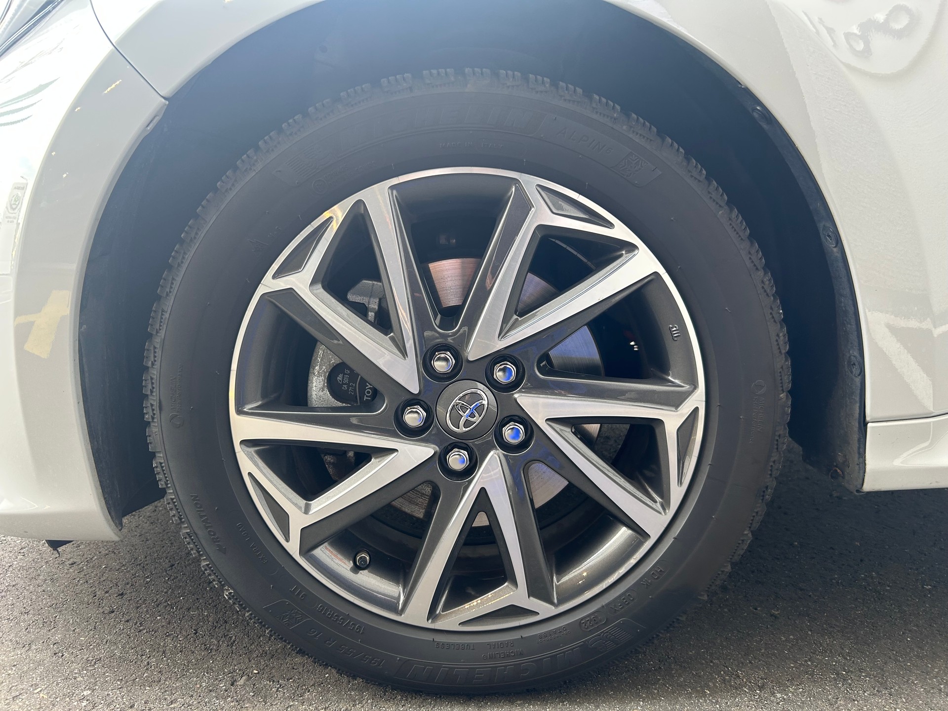 TOYOTA Yaris 1.5 GR Sport e-CVT-image-12