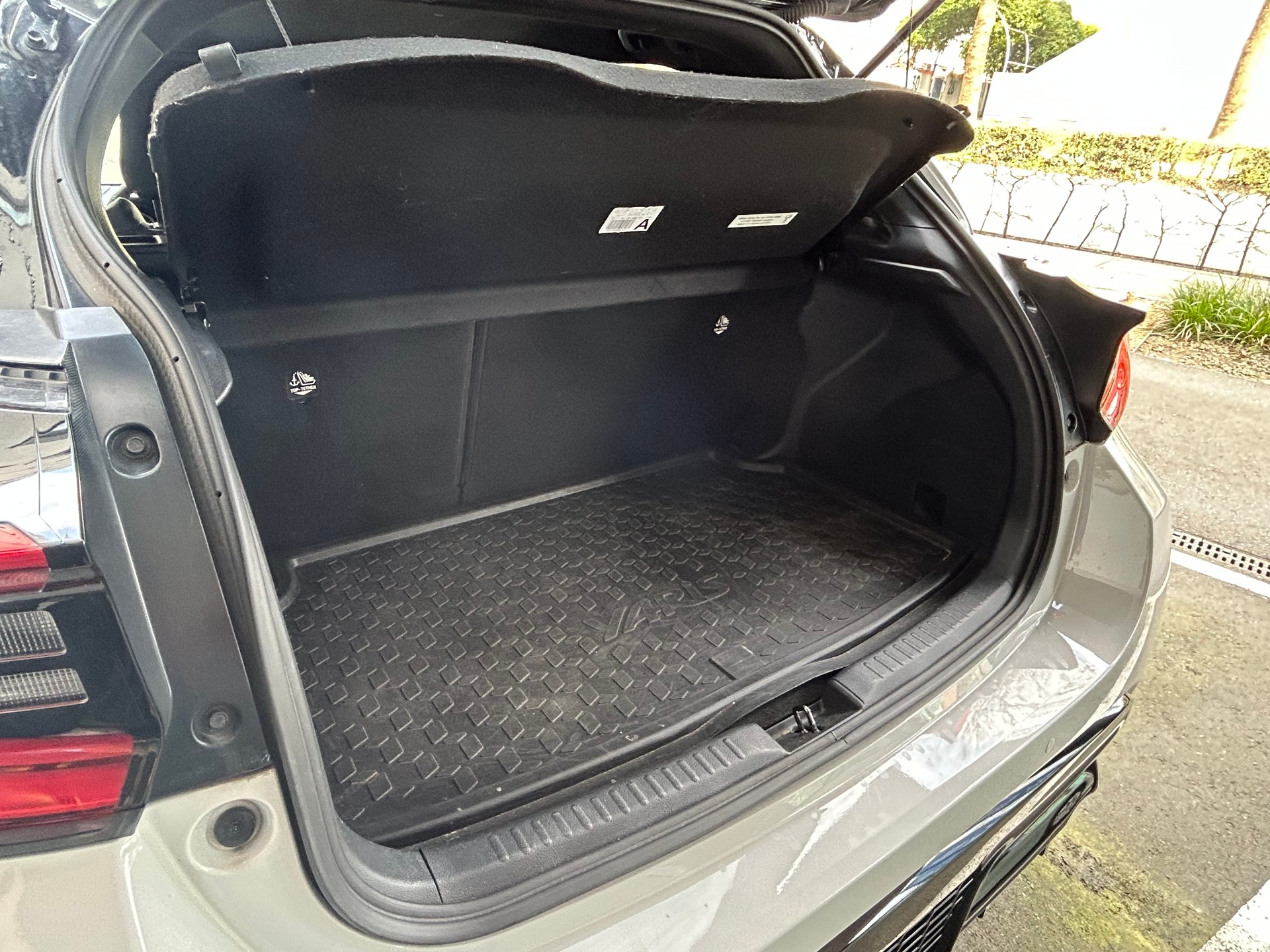 TOYOTA Yaris 1.5 GR Sport e-CVT-image-4