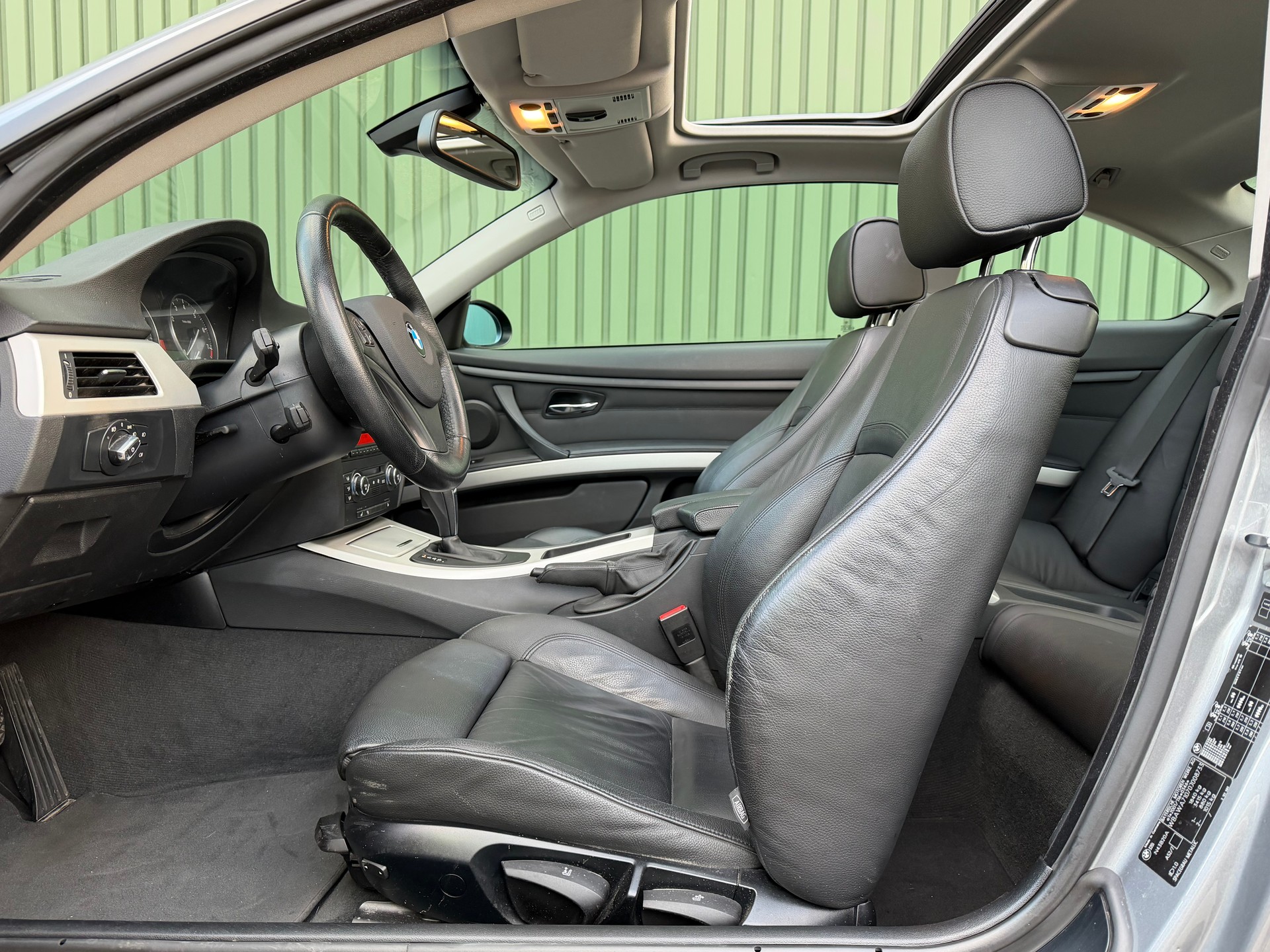 BMW 320i Coupé Steptronic-image-9