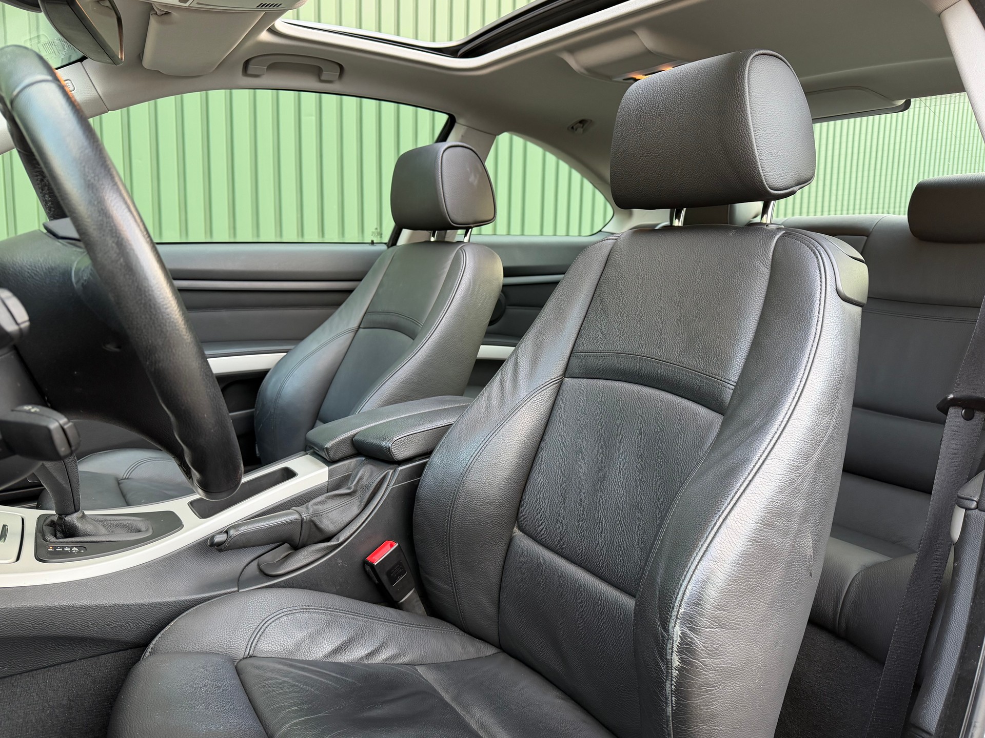 BMW 320i Coupé Steptronic-image-11