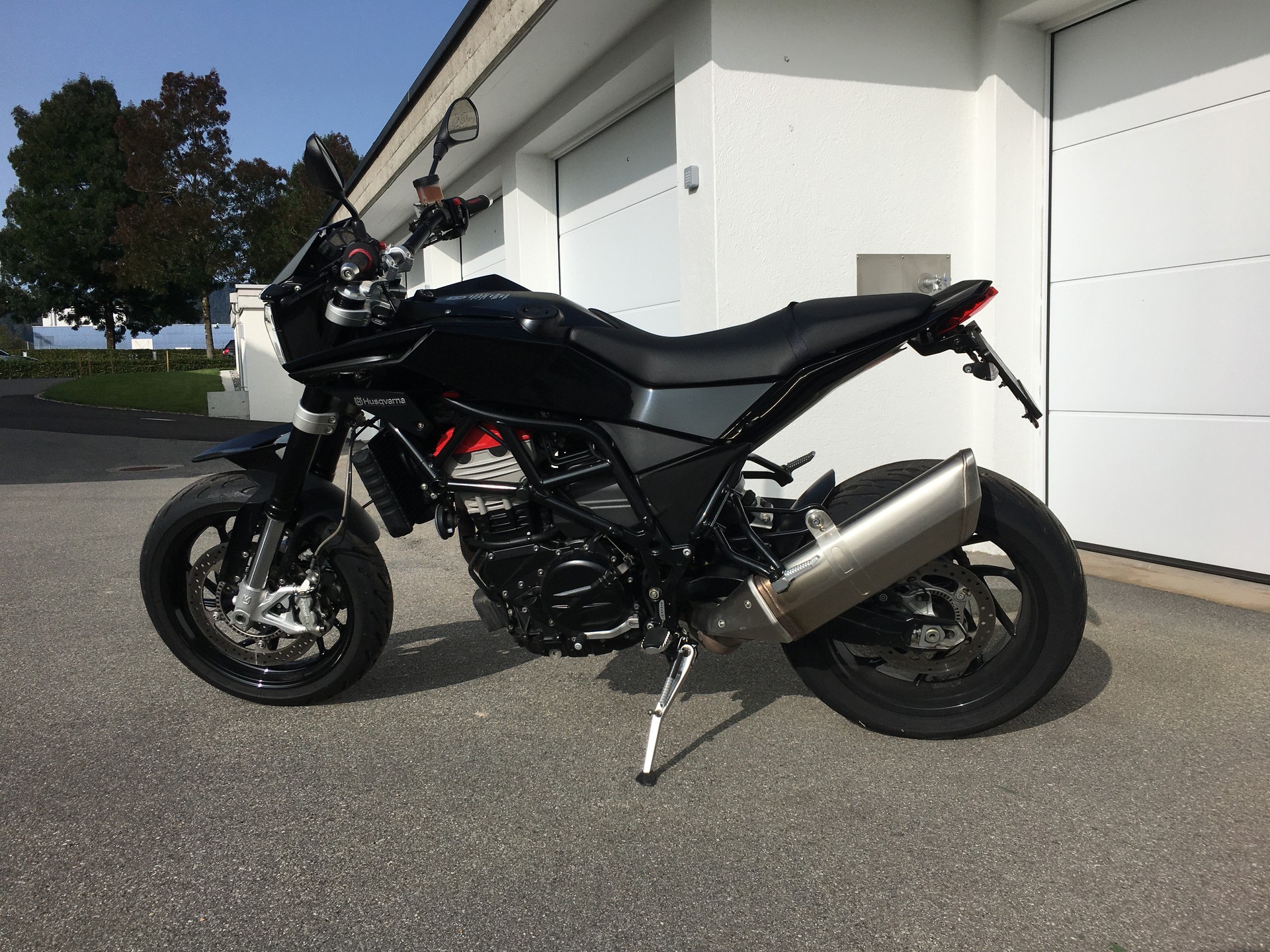 HUSQVARNA Nuda 900 ABS-image-1
