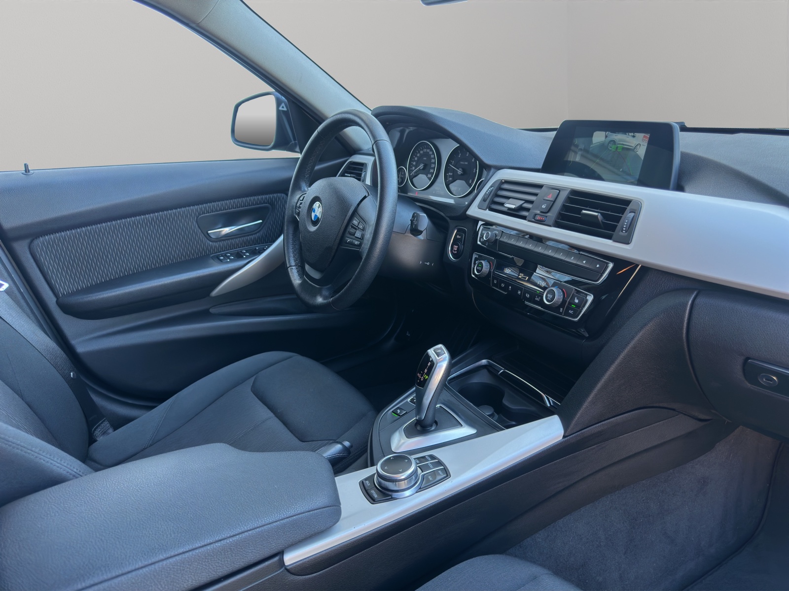 BMW 316d Touring Business Steptronic-image-11