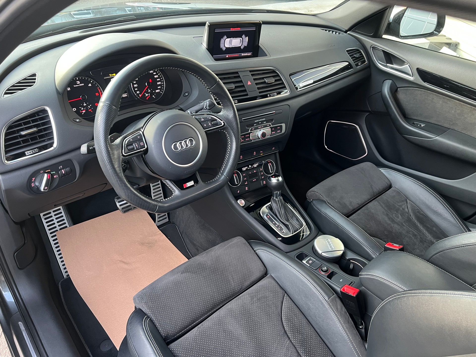 AUDI Q3 2.0 TDI sport S-Line 4x4 S-tronic *** Navigation * Teilleder * AHK 2000 kg. * frisch ab MFK * 1 Jahr Garantie möglich **-image-13