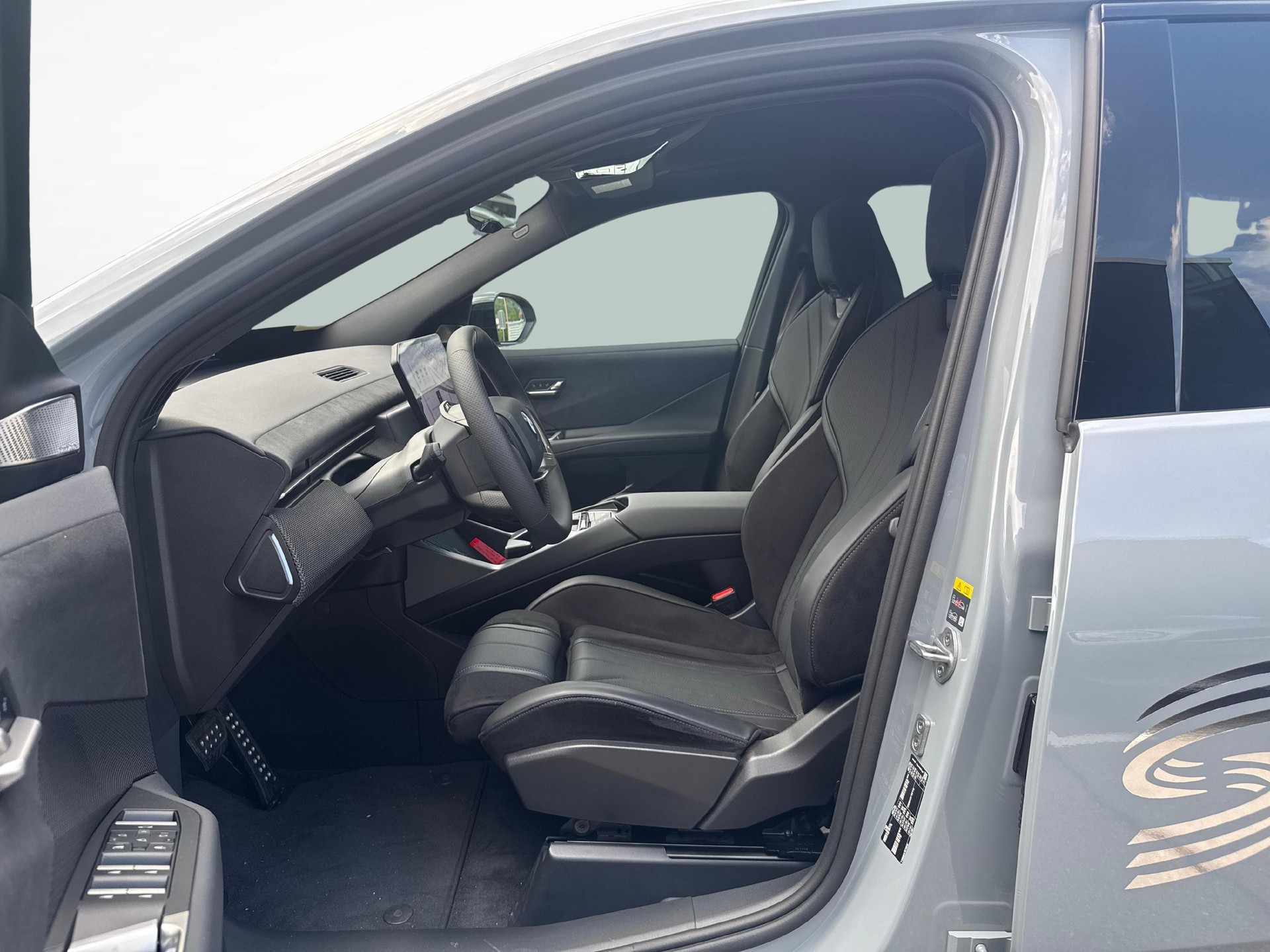 BMW iX3 50 xDrive-image-10