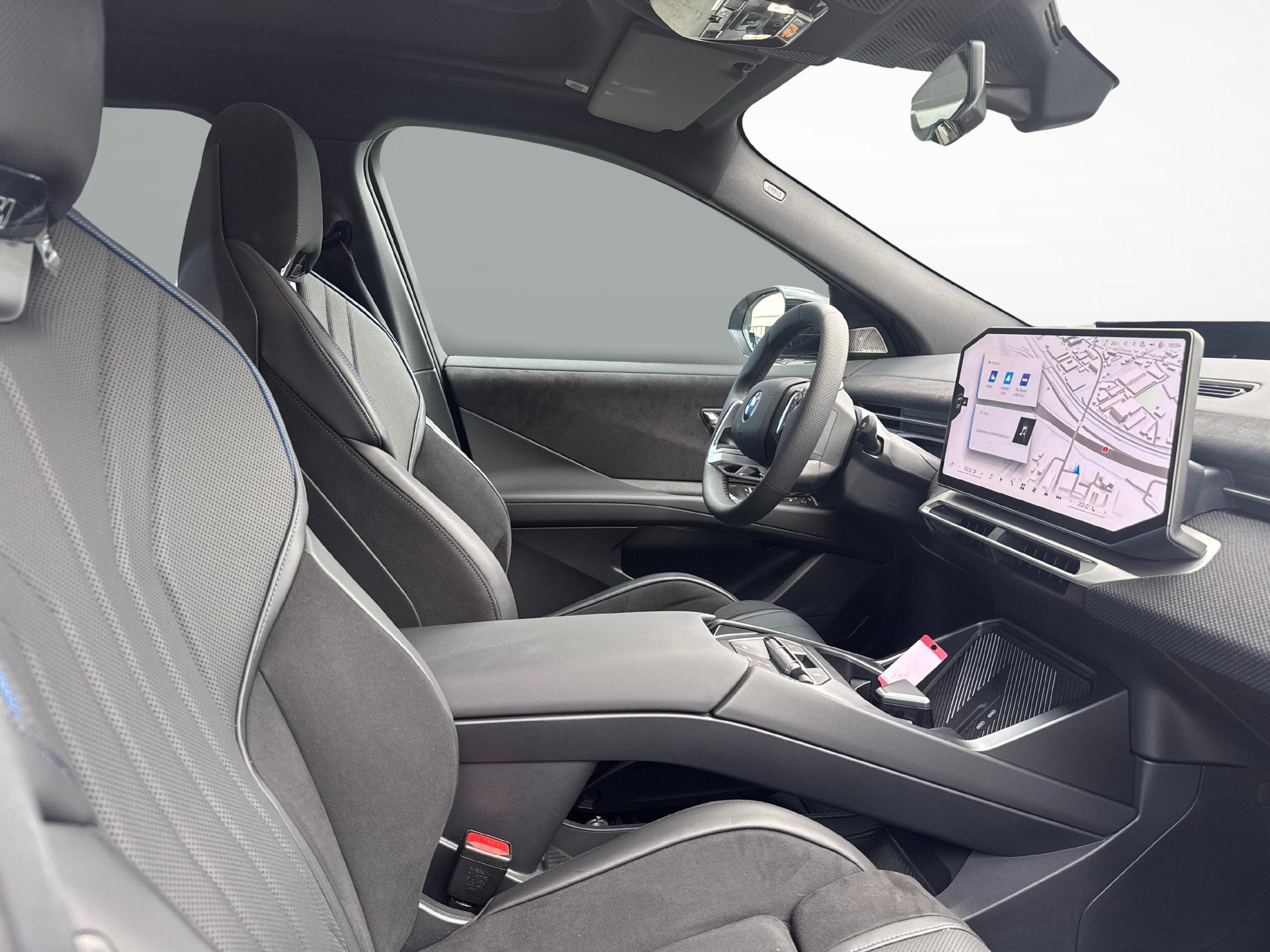 BMW iX3 50 xDrive-image-16