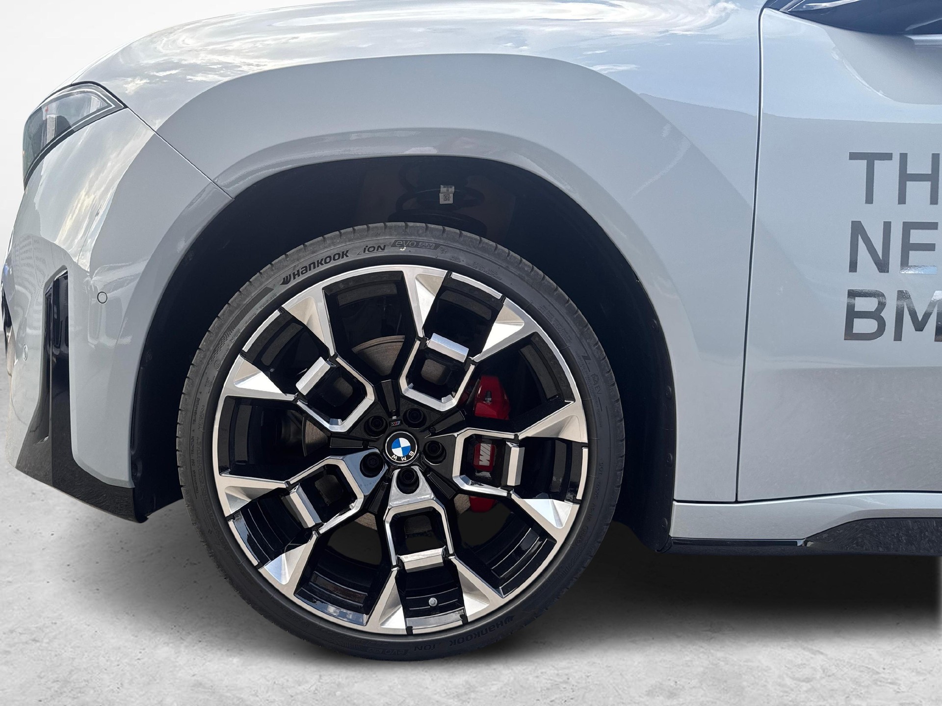 BMW iX3 50 xDrive-image-9