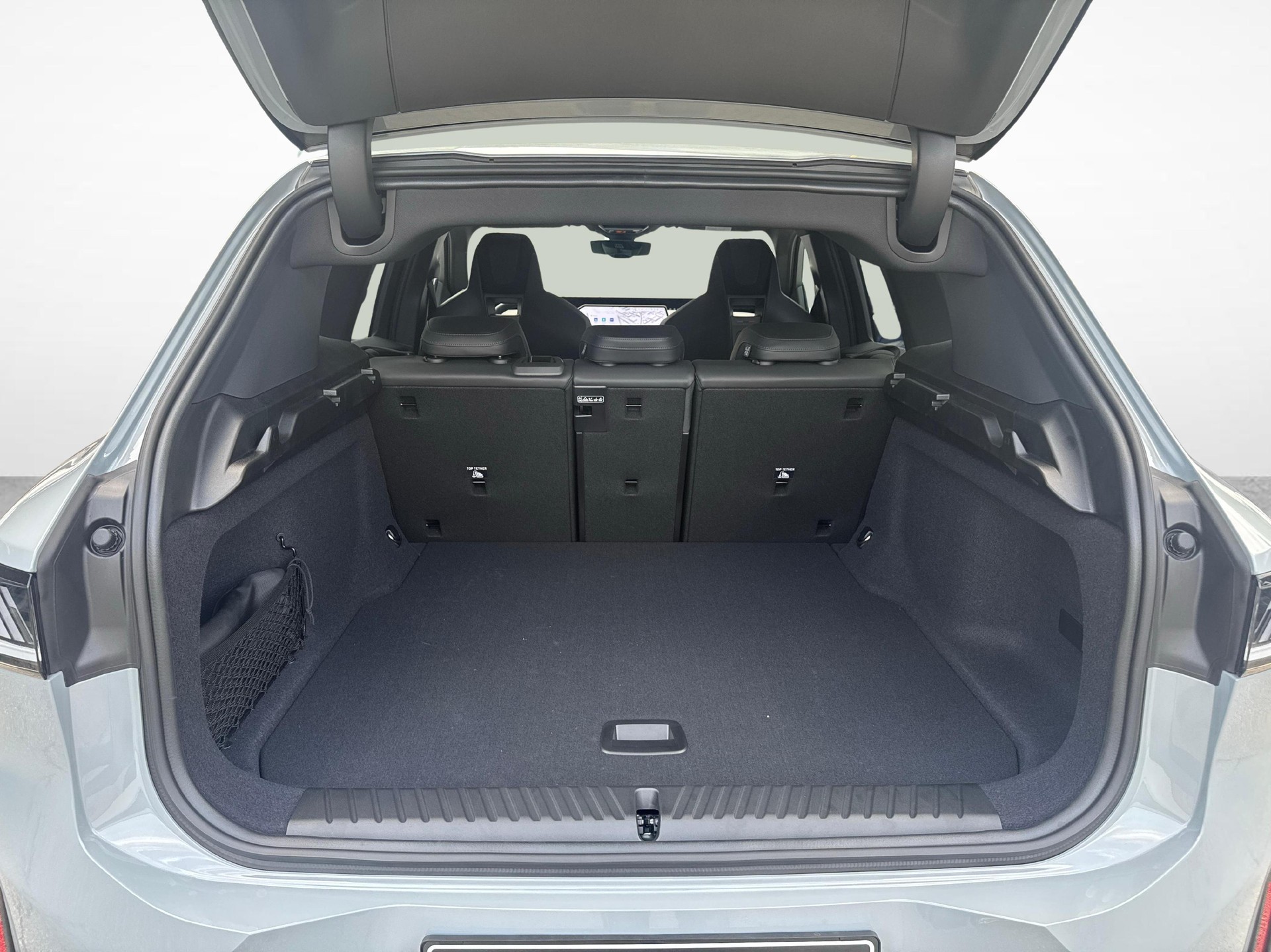 BMW iX3 50 xDrive-image-18