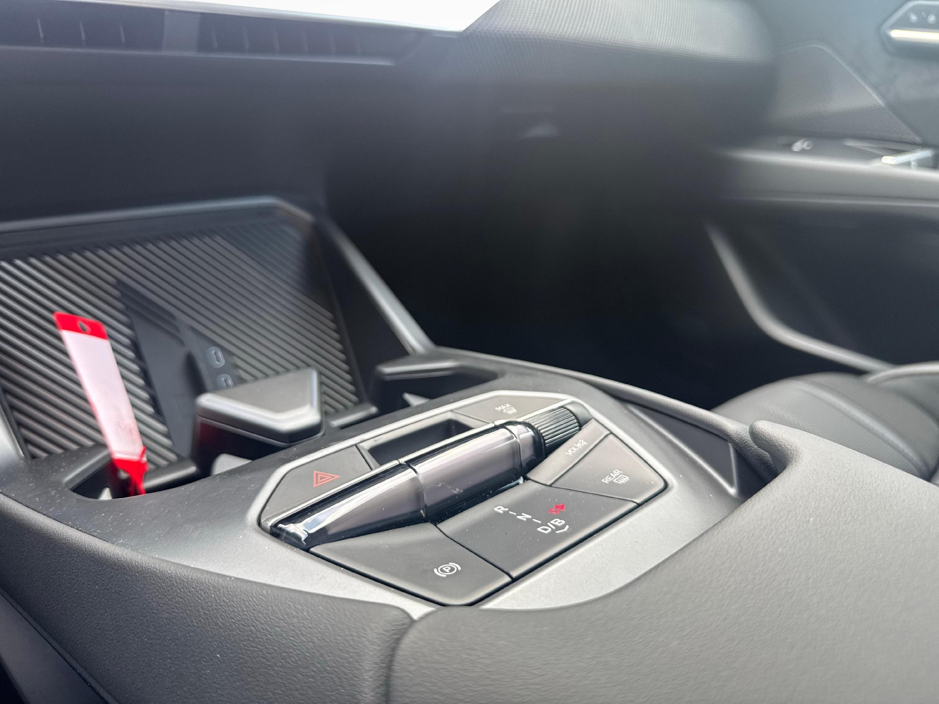 BMW iX3 50 xDrive-image-15
