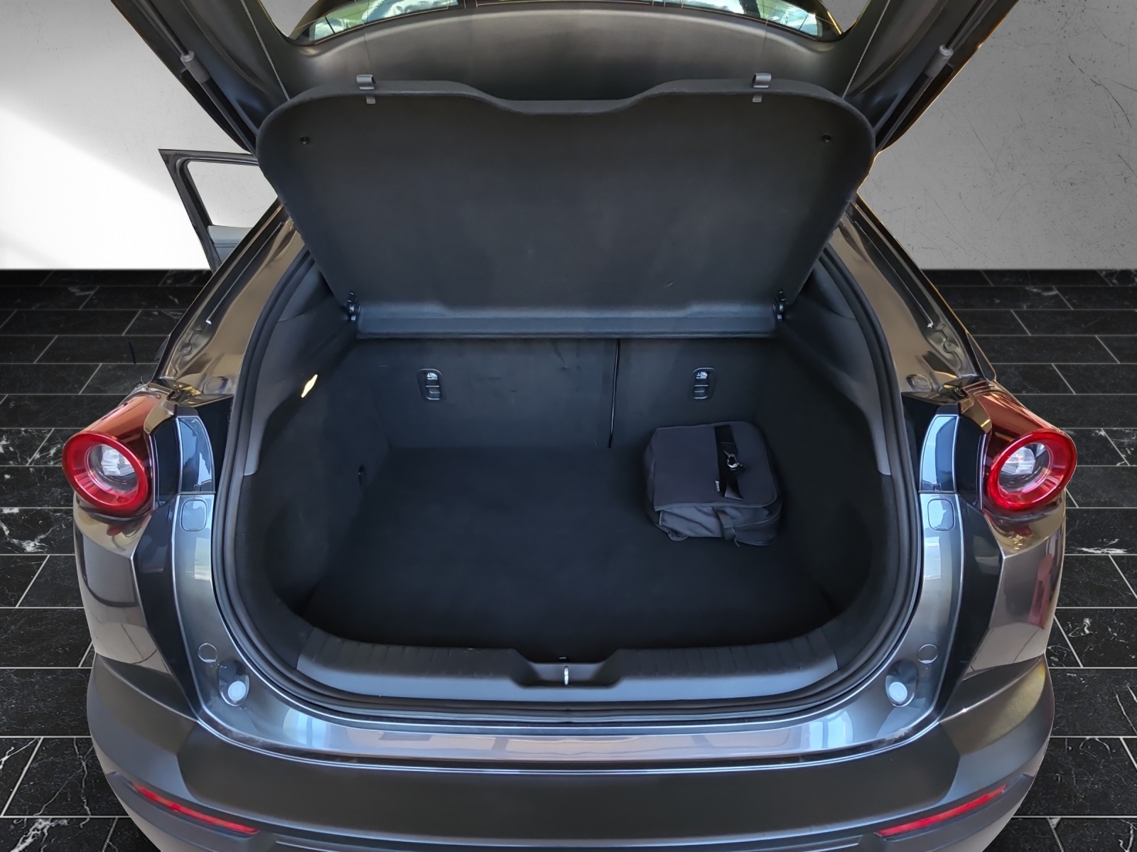 MAZDA MX-30 e-Skyactiv Ambition Plus-image-5