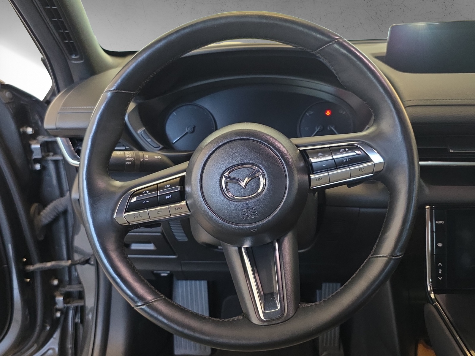 MAZDA MX-30 e-Skyactiv Ambition Plus-image-8