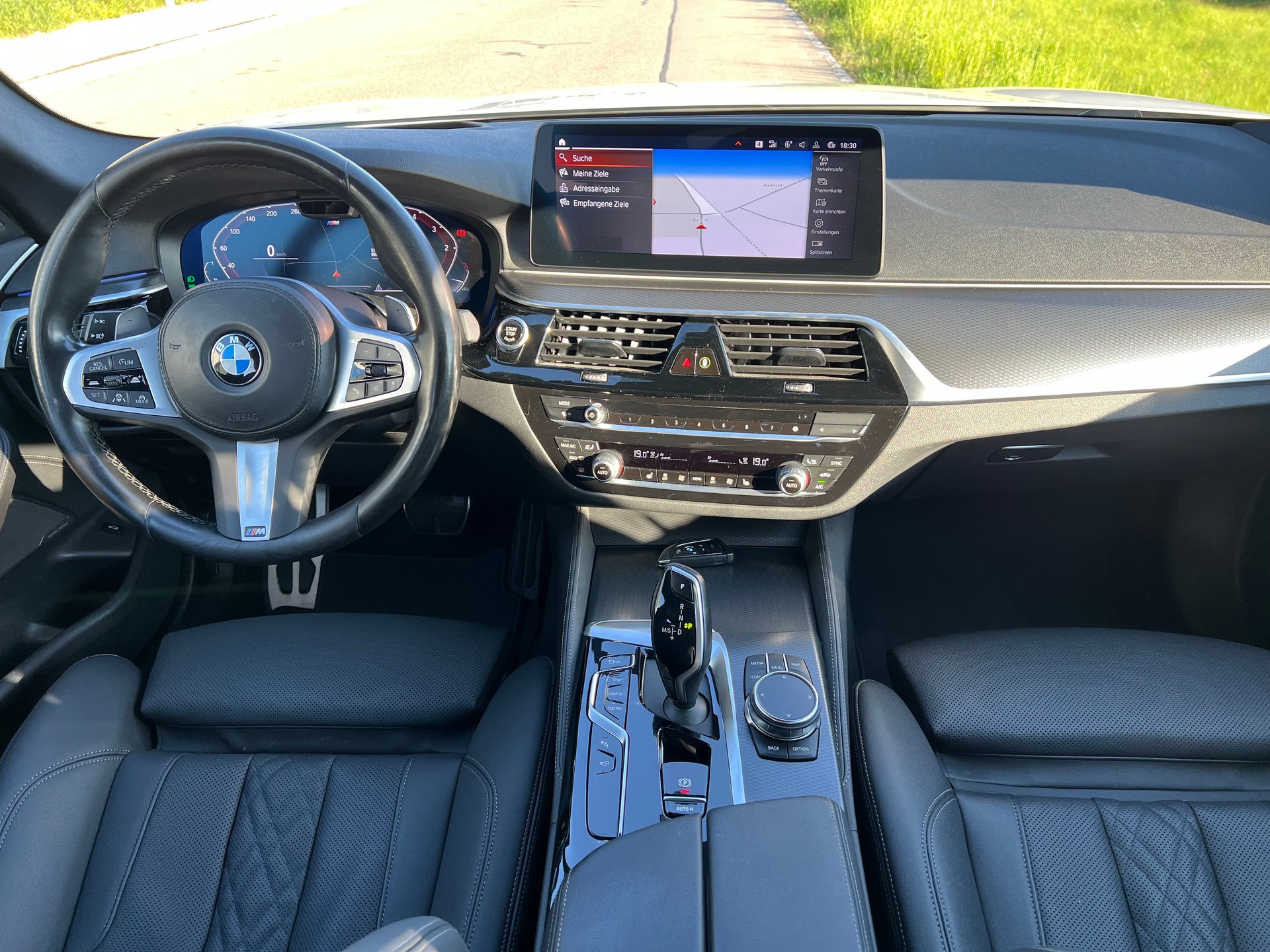 BMW 520d xDrive 48V- M Sport - Steptronic- 360°-Kamera-image-16