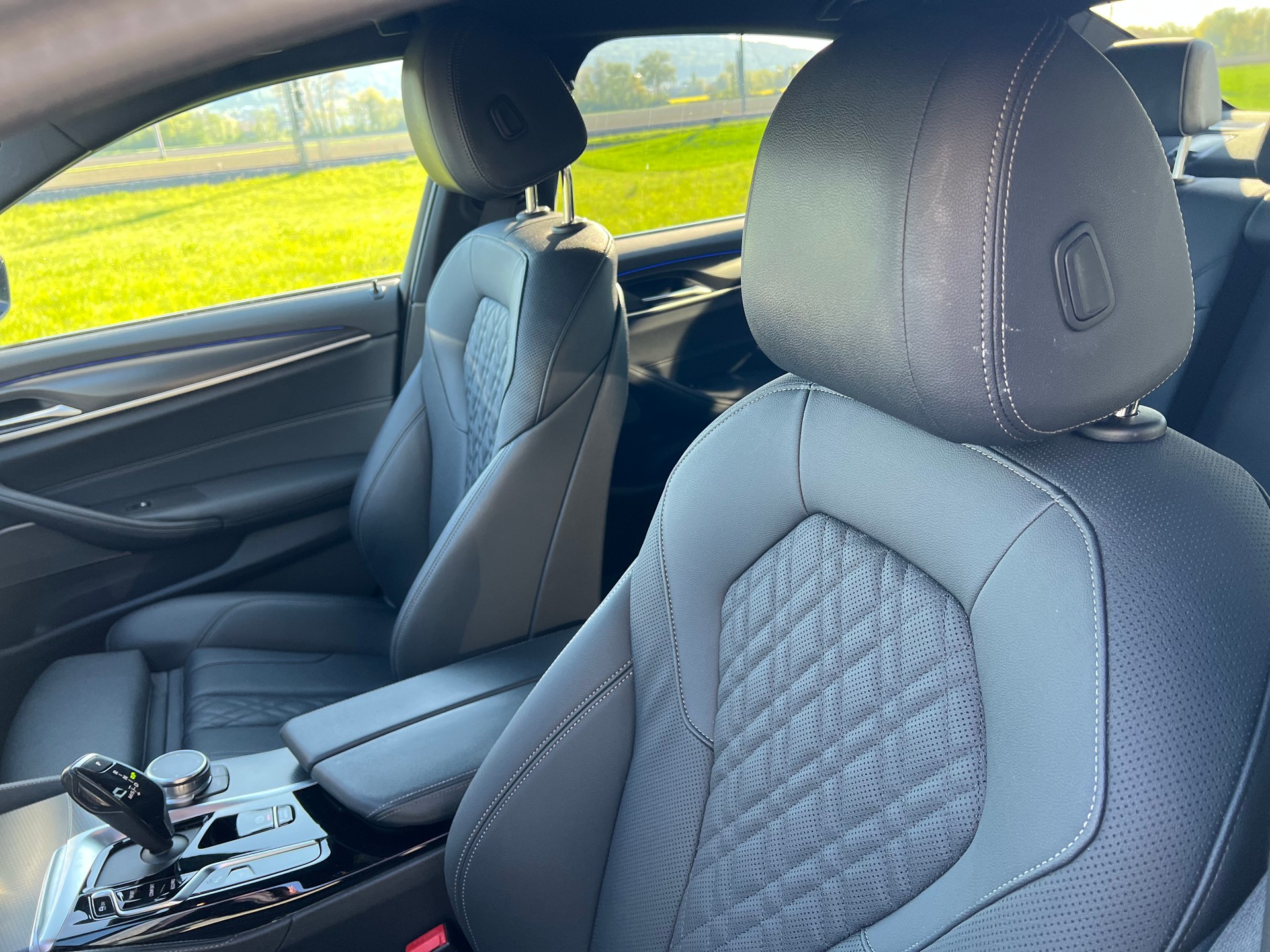 BMW 520d xDrive 48V- M Sport - Steptronic- 360°-Kamera-image-23