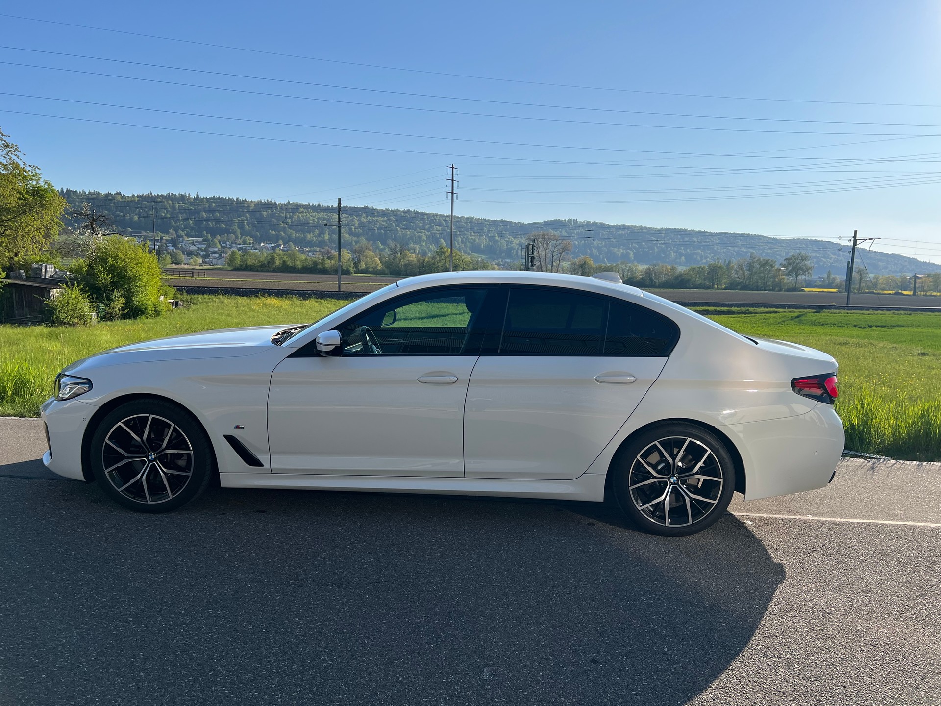 BMW 520d xDrive 48V- M Sport - Steptronic- 360°-Kamera-image-9