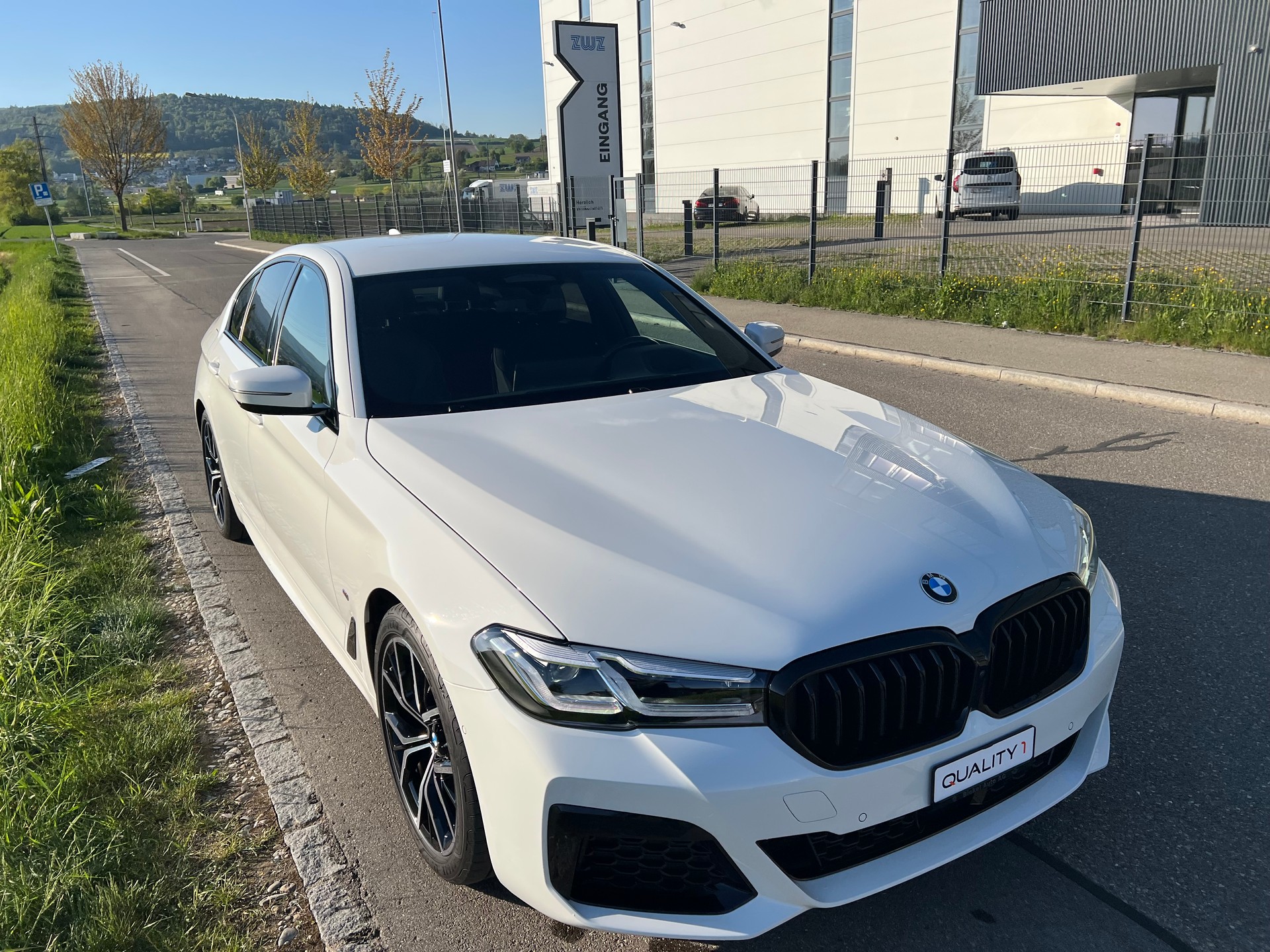 BMW 520d xDrive 48V- M Sport - Steptronic- 360°-Kamera-image-5