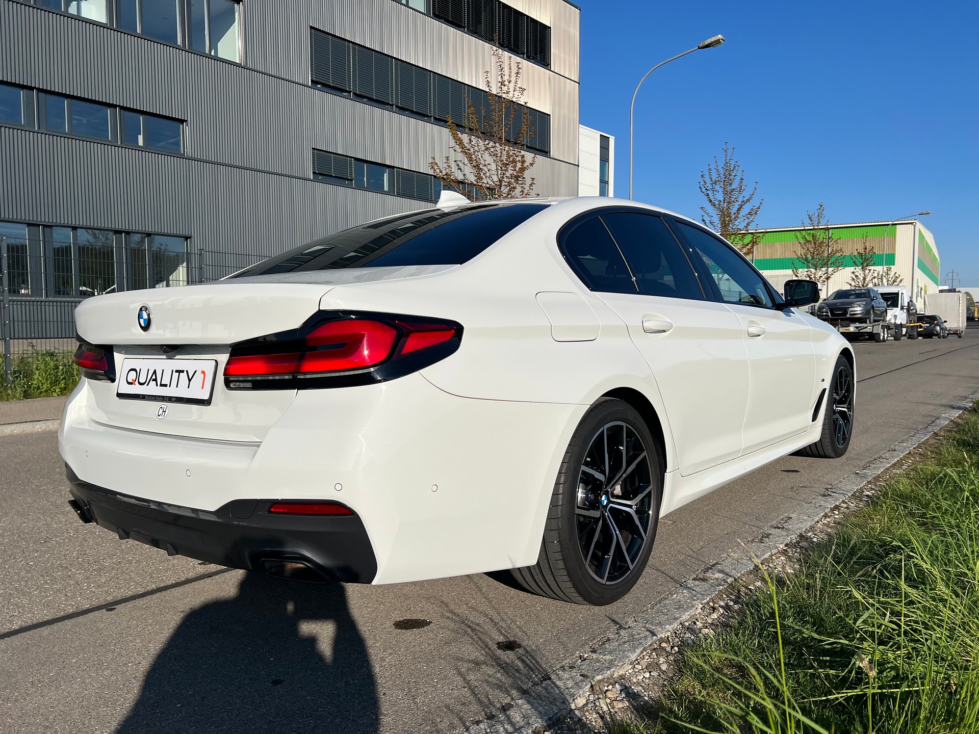 BMW 520d xDrive 48V- M Sport - Steptronic- 360°-Kamera-image-13