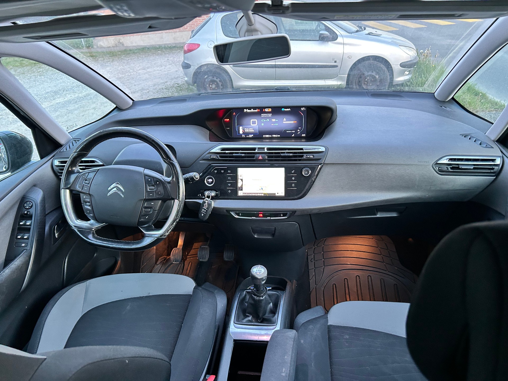 CITROEN Grand C4 Picasso 1.6i 16V THP Exclusive-image-10