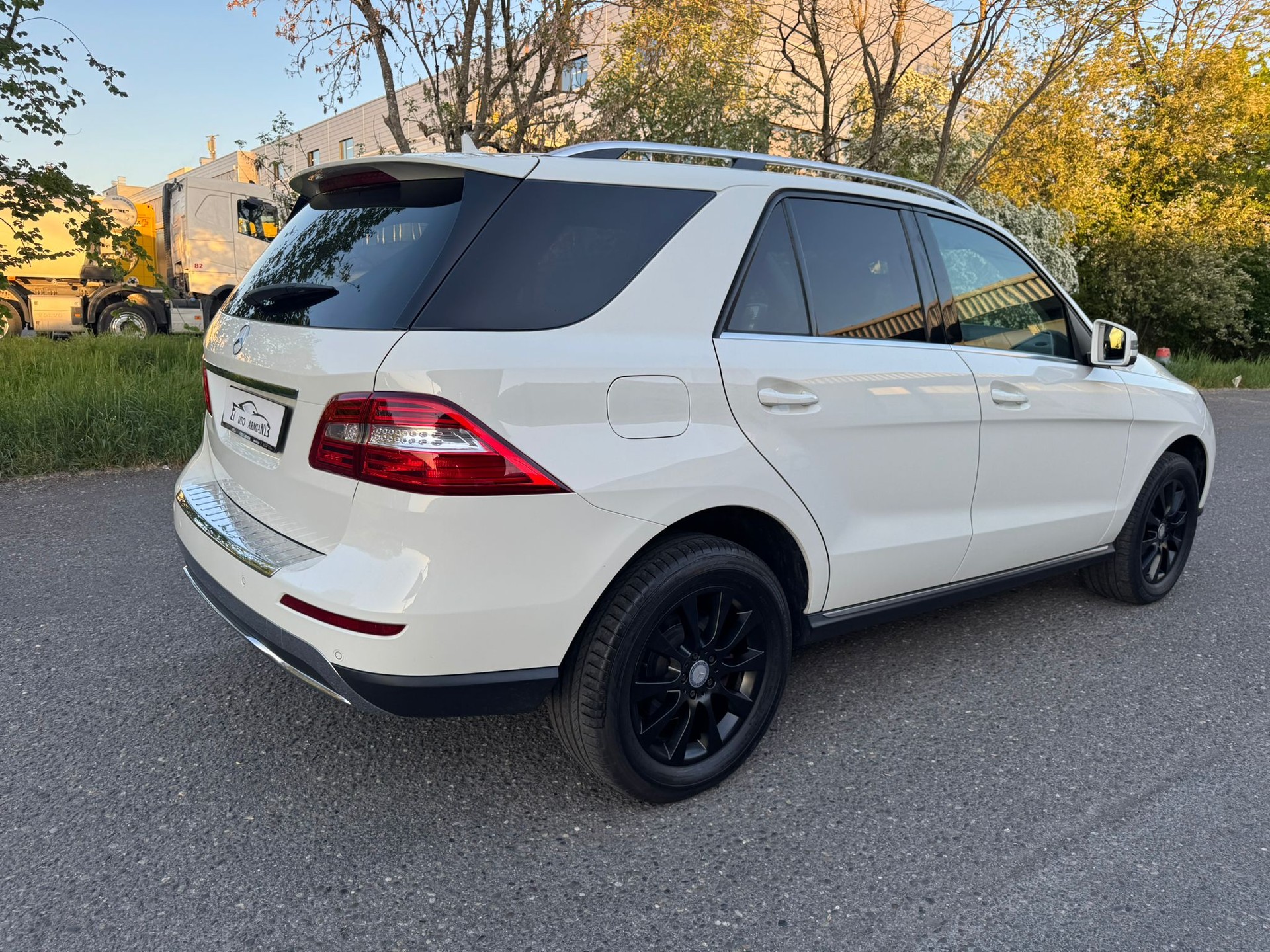 MERCEDES-BENZ ML 250 BlueTEC Edition 4Matic 7G-Tronic-image-4