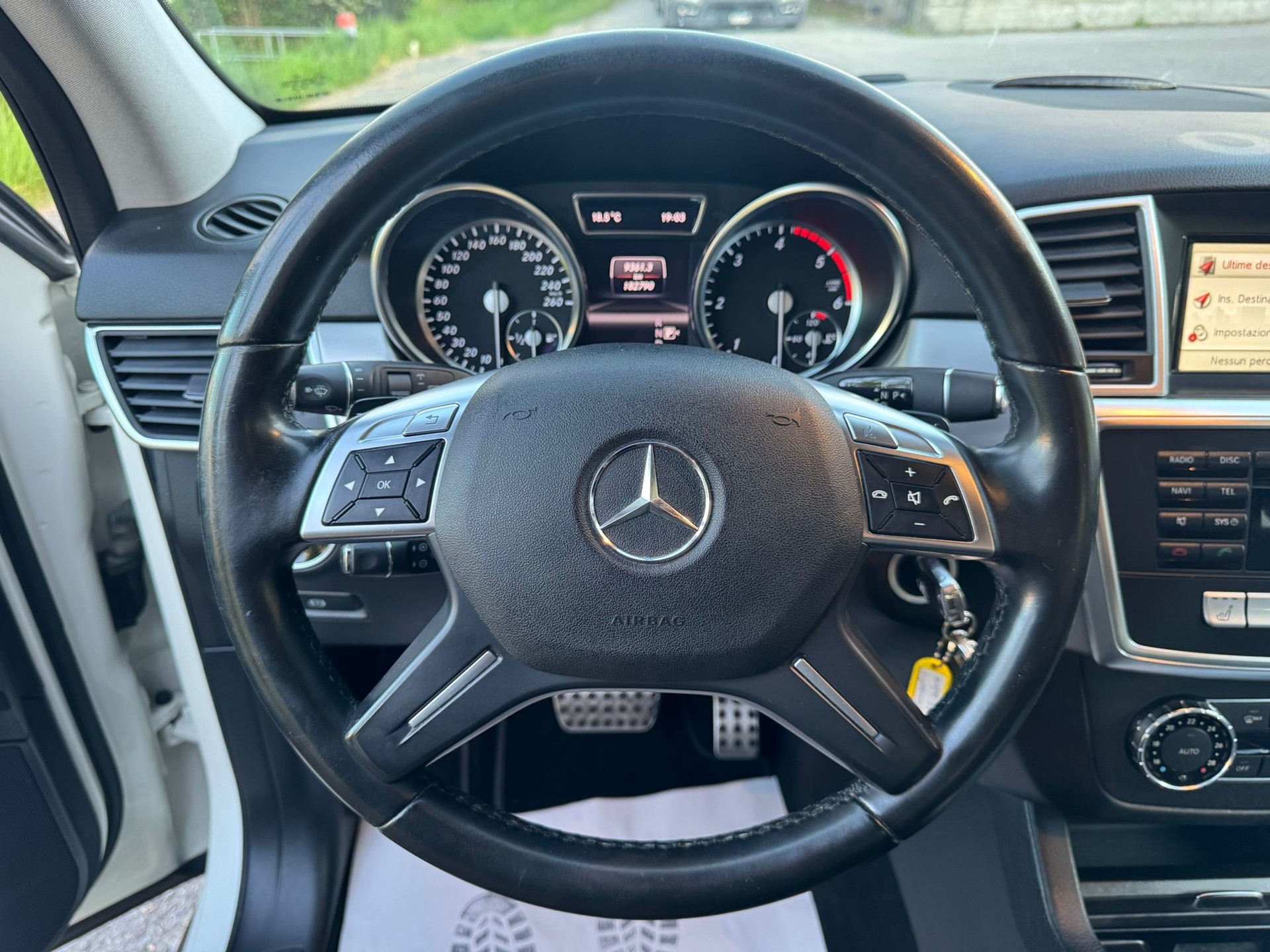 MERCEDES-BENZ ML 250 BlueTEC Edition 4Matic 7G-Tronic-image-20