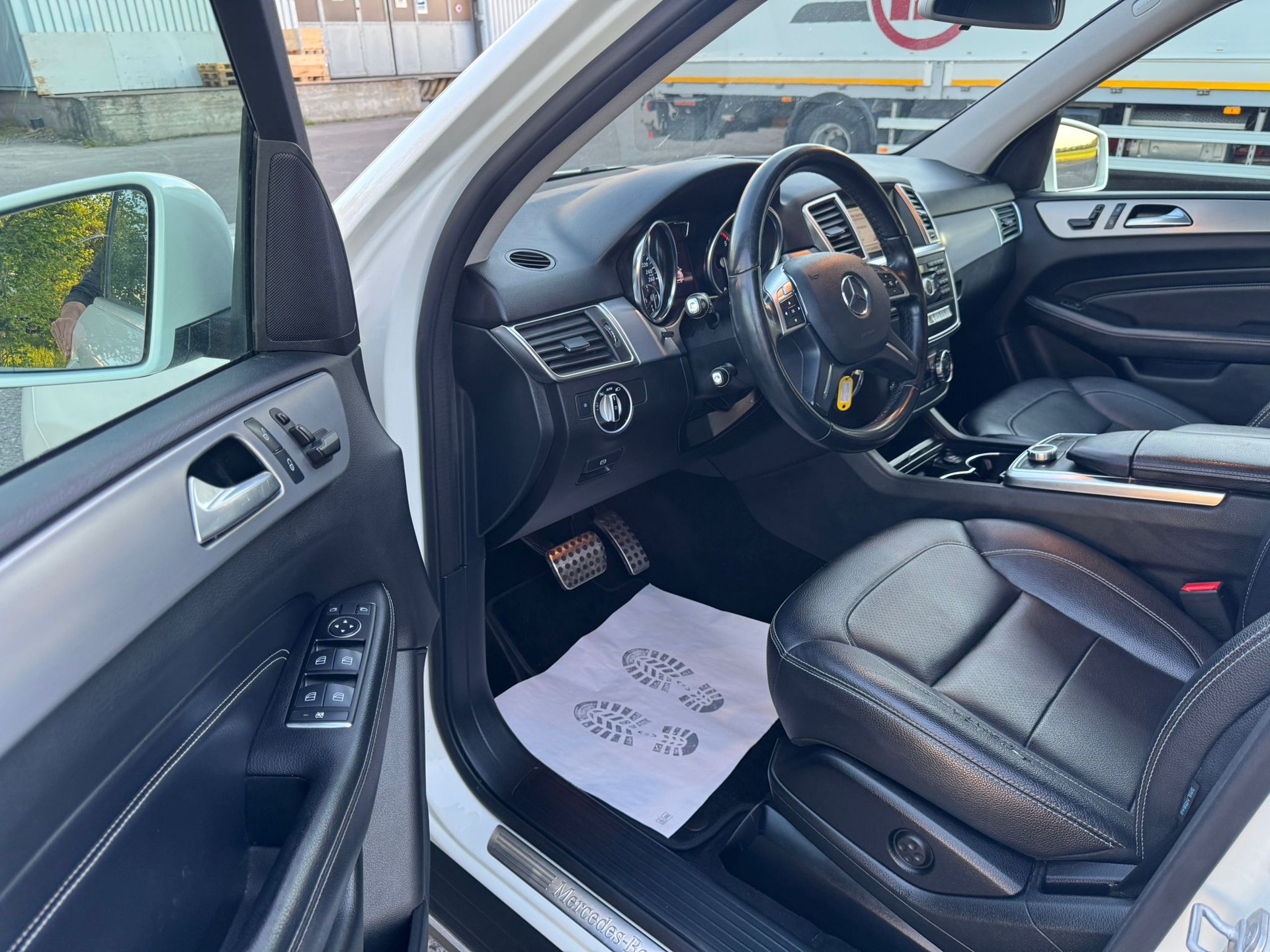 MERCEDES-BENZ ML 250 BlueTEC Edition 4Matic 7G-Tronic-image-14