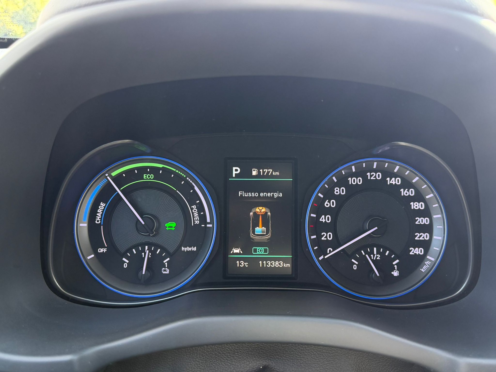 HYUNDAI Kona 1.6 GDi HEV Amplia DCT-image-15