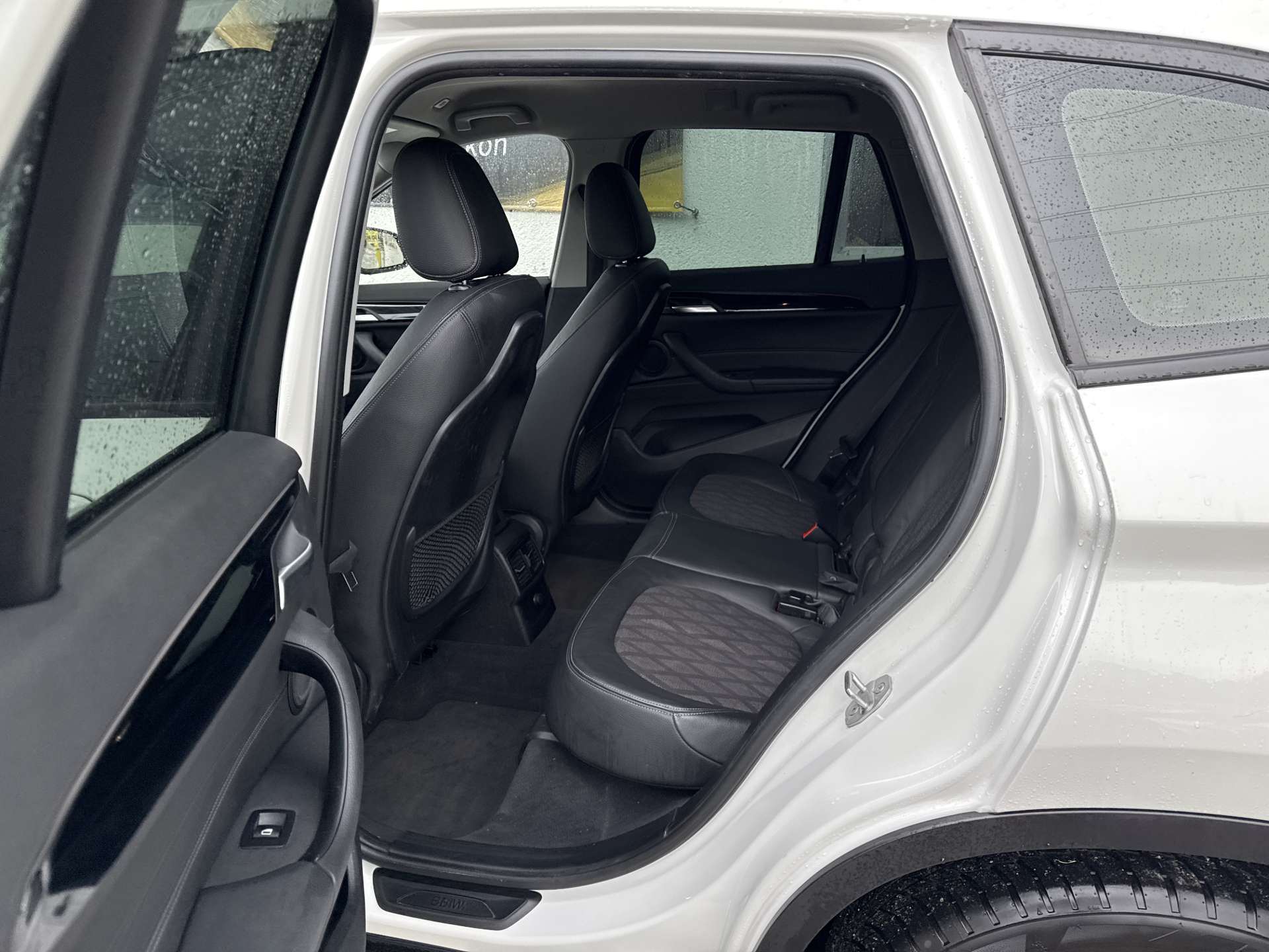BMW X1 25d xDrive SAG 231PS Automat-image-7