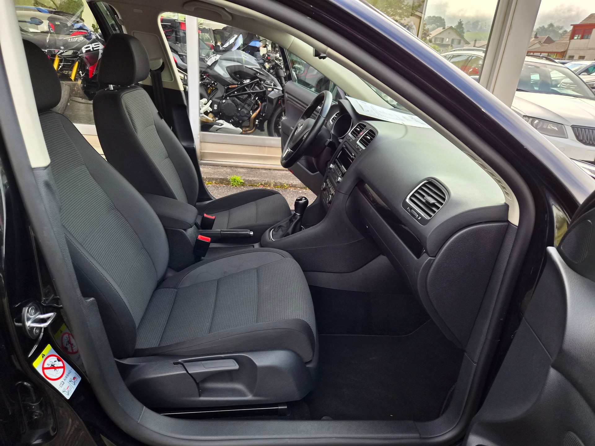 VW Golf Variant 1.6 TDI BMT Comfortline-image-9