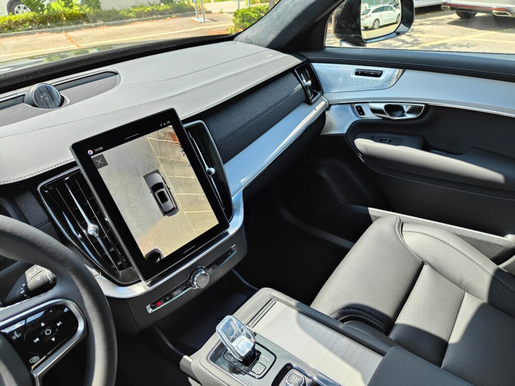 VOLVO XC90 2.0 T8 TE Black Edition eAWD-image-10