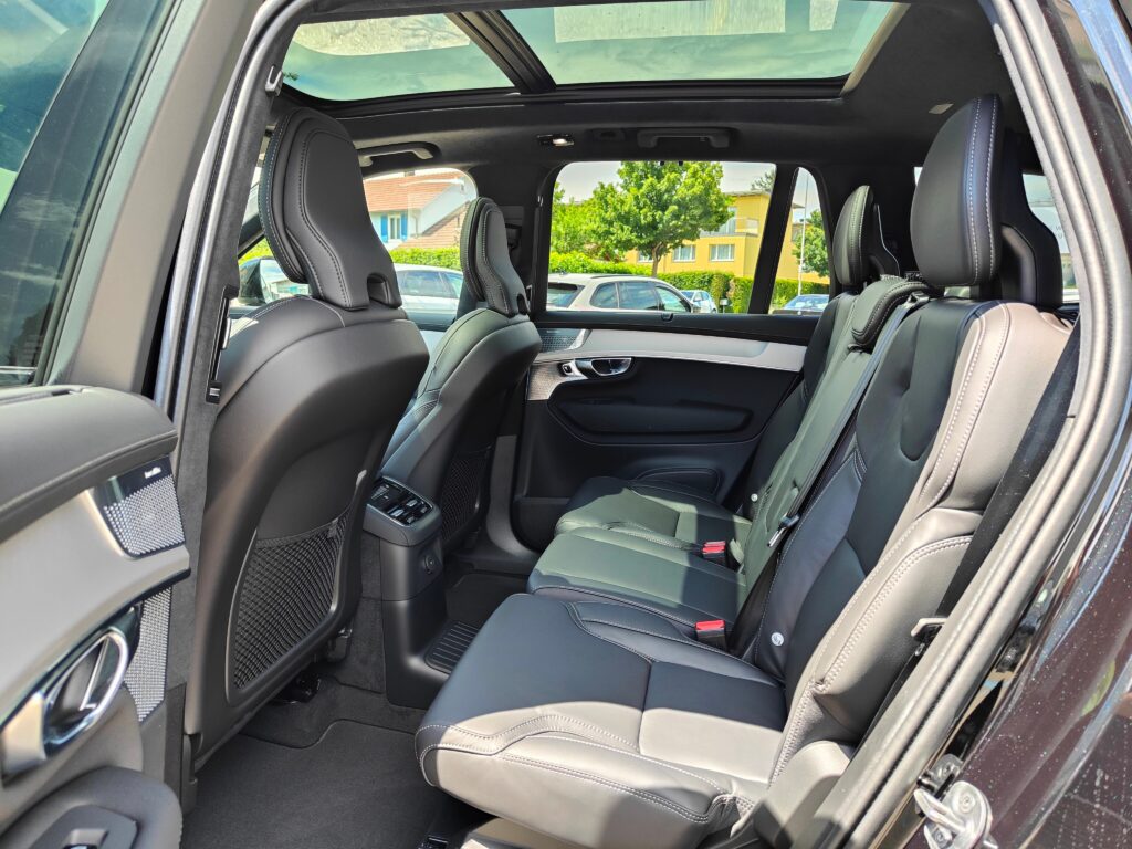 VOLVO XC90 2.0 T8 TE Black Edition eAWD-image-11
