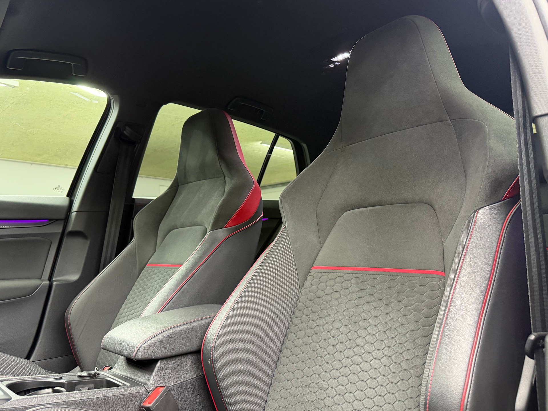 VW Golf 2.0 TSI GTI Clubsport DSG *Silver wheels/Eibach/Maxton*-image-9