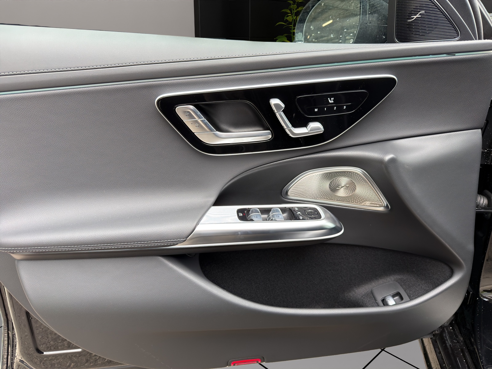 MERCEDES-BENZ E 220 d T 4Matic 9G-Tronic-image-14