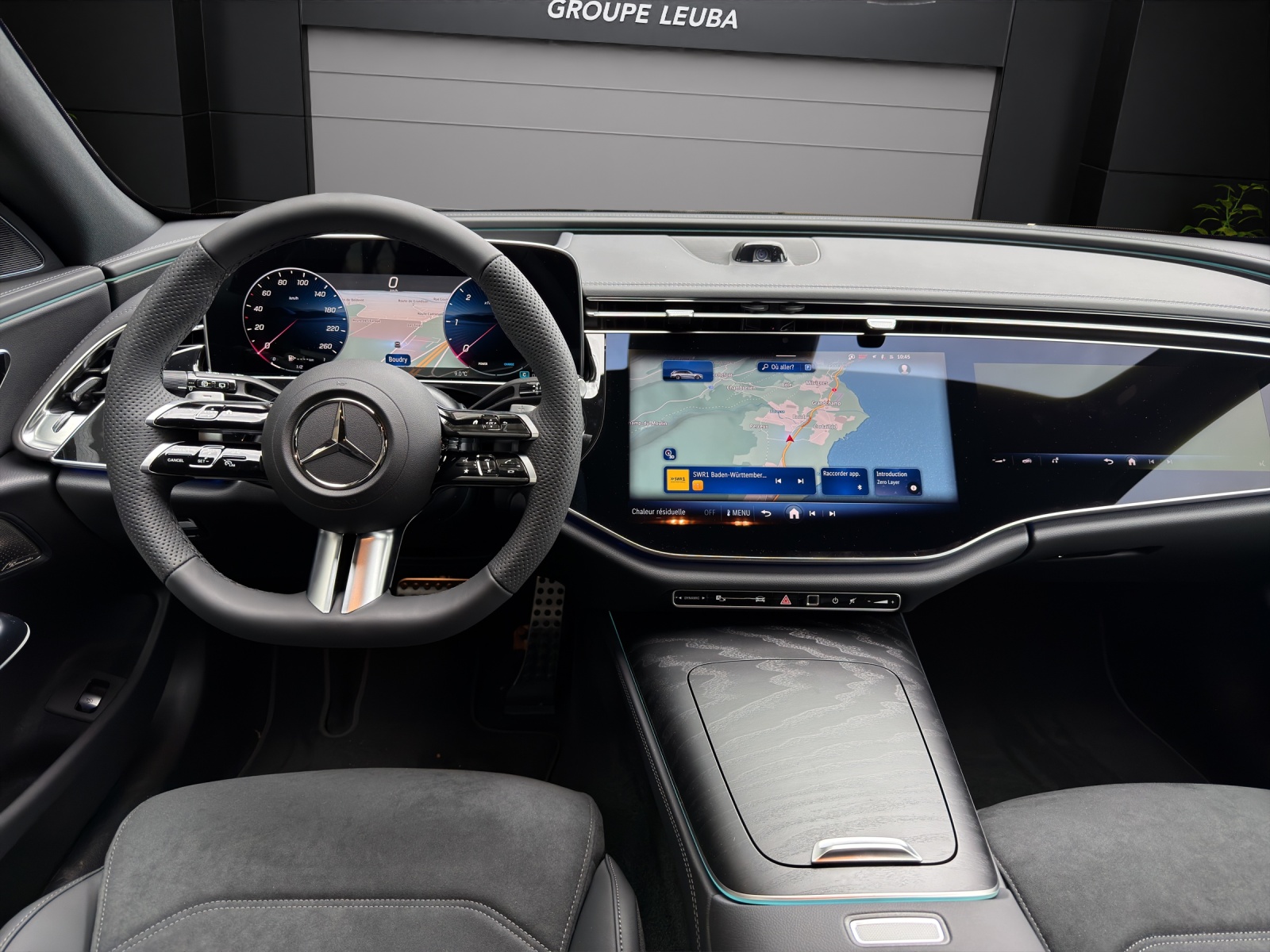 MERCEDES-BENZ E 220 d T 4Matic 9G-Tronic-image-8