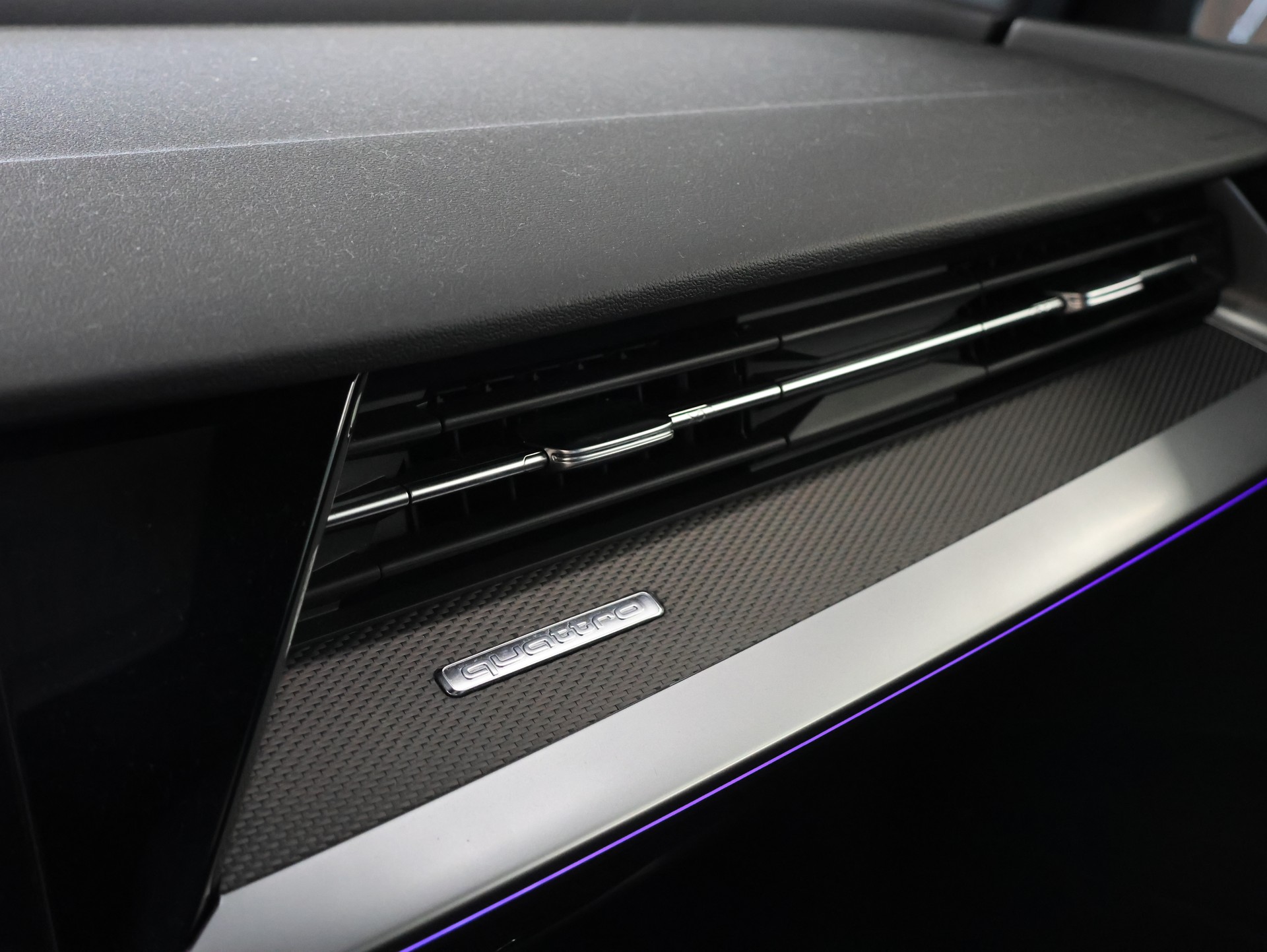 AUDI RS3 Limousine 2.5 TSI quattro S-tronic *Panorama*Matrix-LED*Ambientebeleuchtung*-image-20