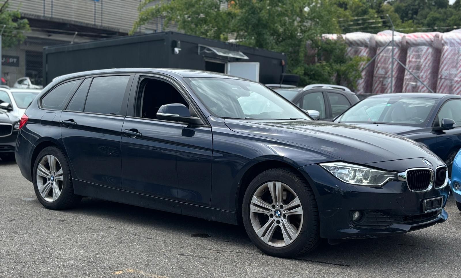 BMW 320d xDrive Touring Sport Line Steptronic-image-2