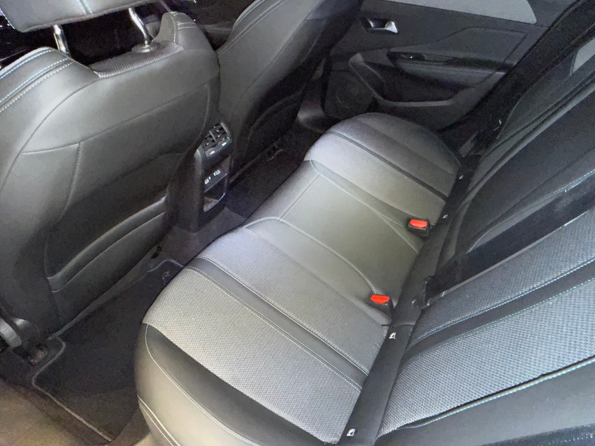 PEUGEOT 308 SW 1.5 BlueHDi Allure Pack-image-11