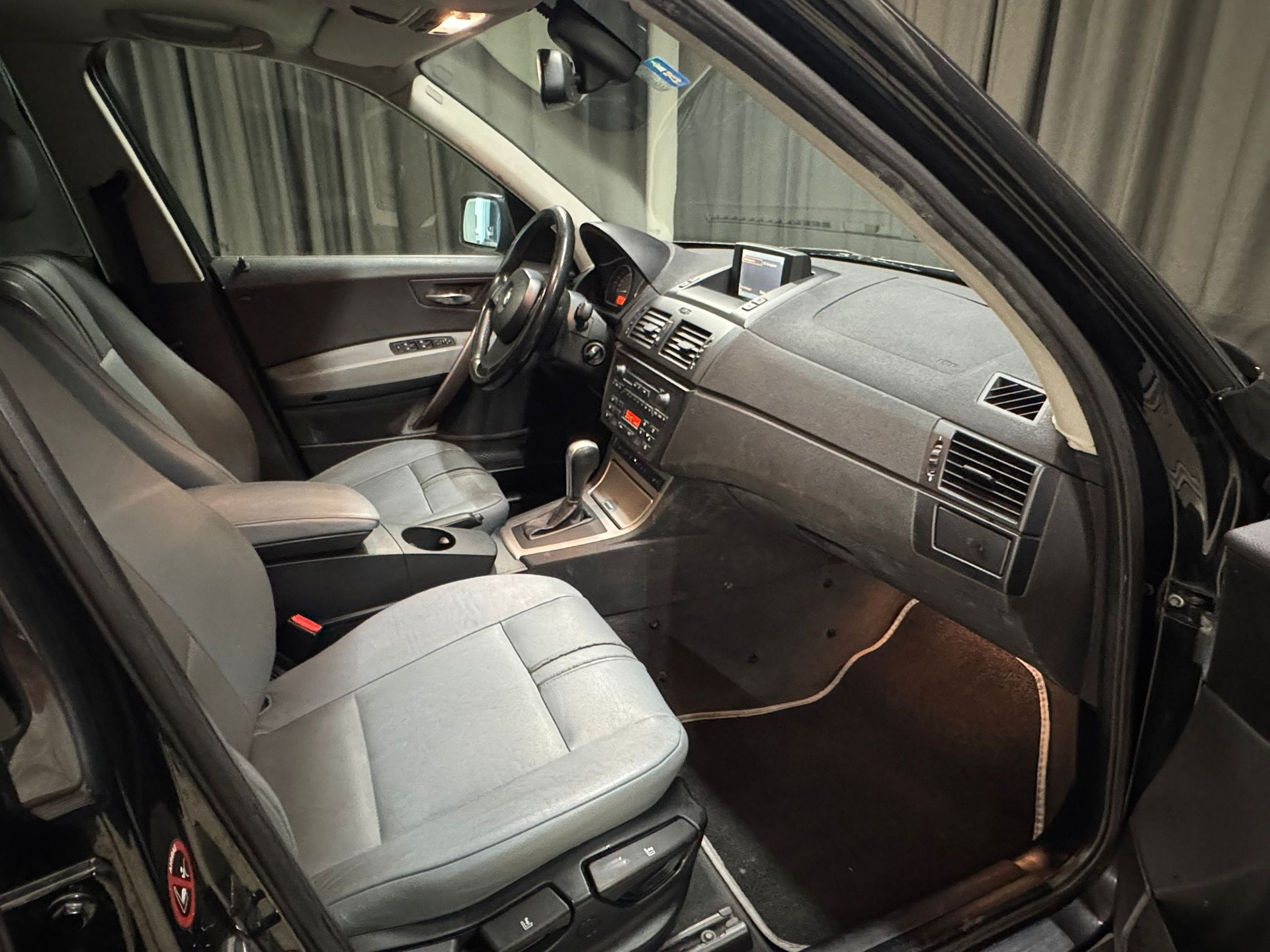 BMW X3 3.0d-image-11