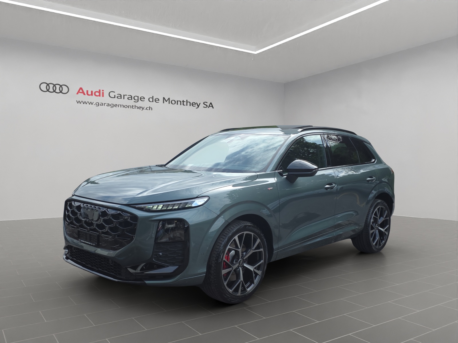AUDI Q3 SUV TFSI quattro 195 kW S tronic-image-0