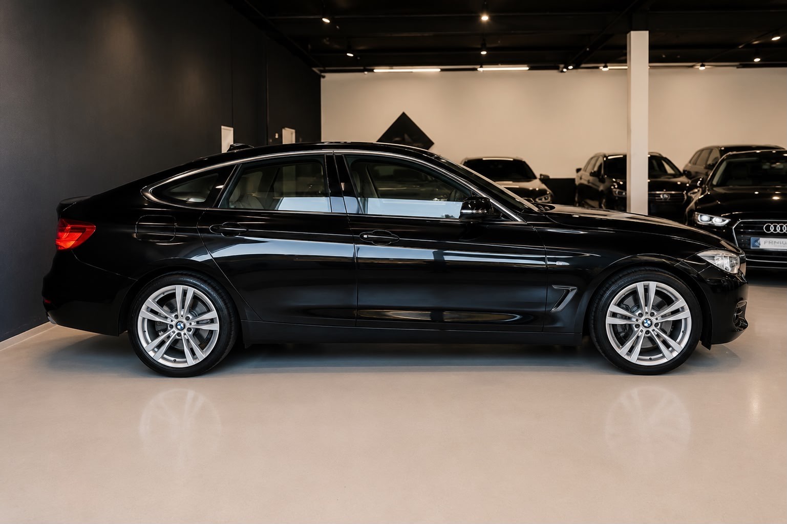BMW 328i GT xDrive Sport Line Steptronic-image-7