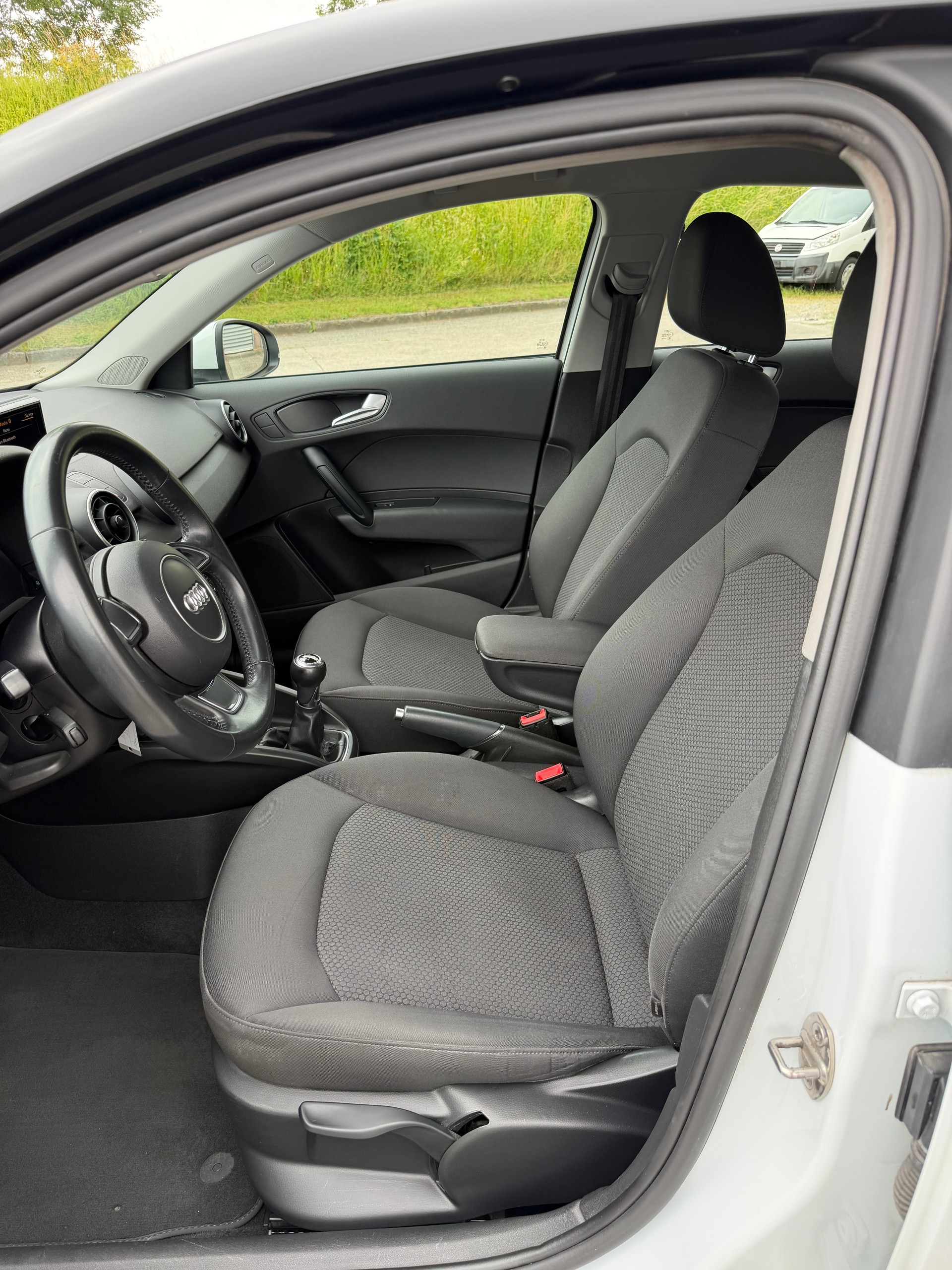AUDI A1 Sportback 1.0 TFSI-image-8