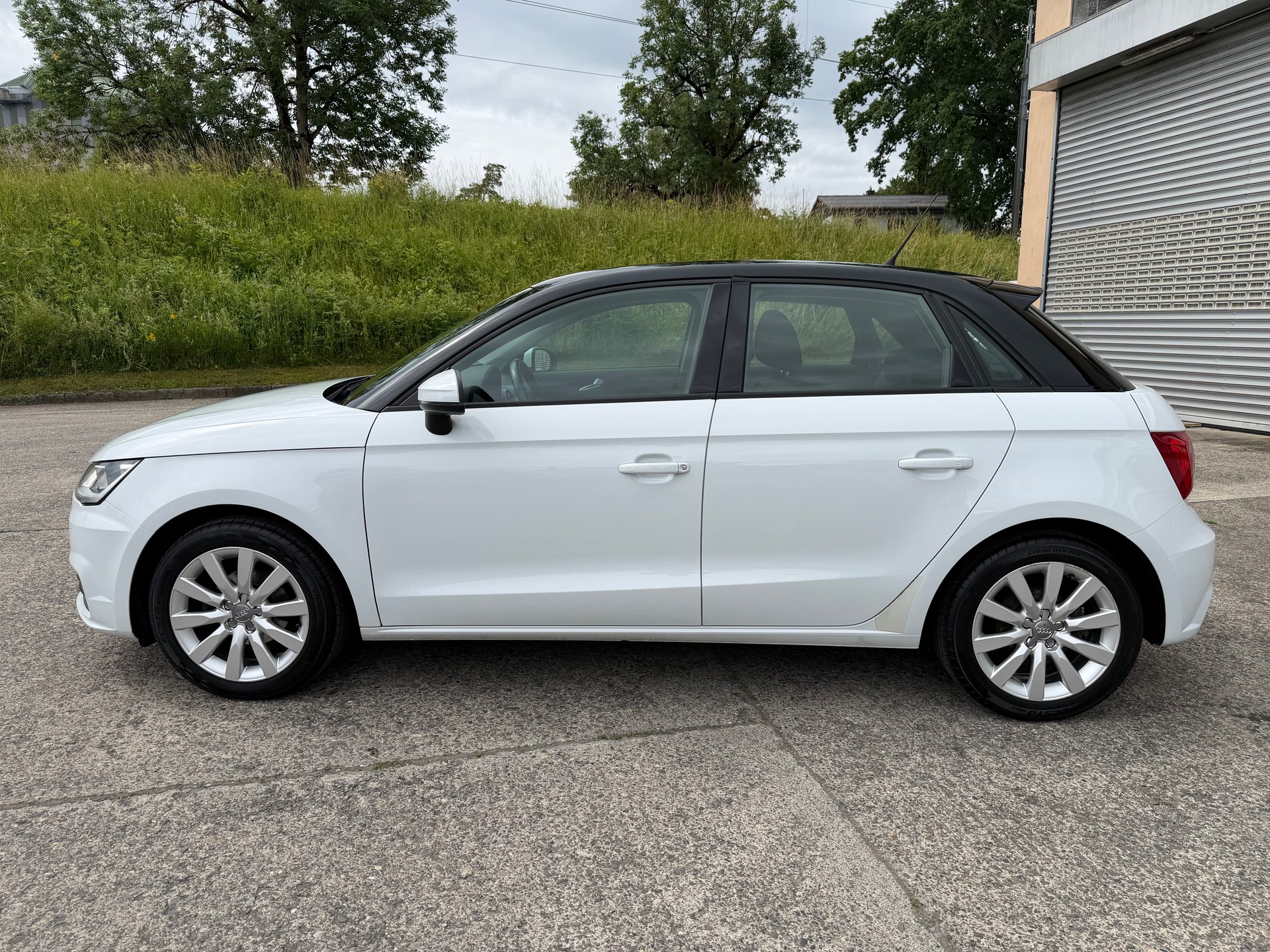 AUDI A1 Sportback 1.0 TFSI-image-1