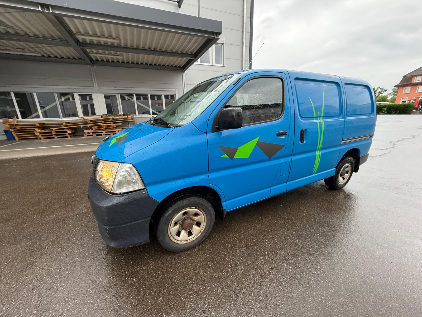 TOYOTA Hiace D-4D Kombi 4WD SWB-image-2