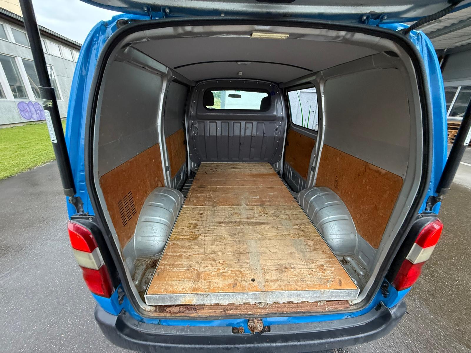 TOYOTA Hiace D-4D Kombi 4WD SWB-image-12