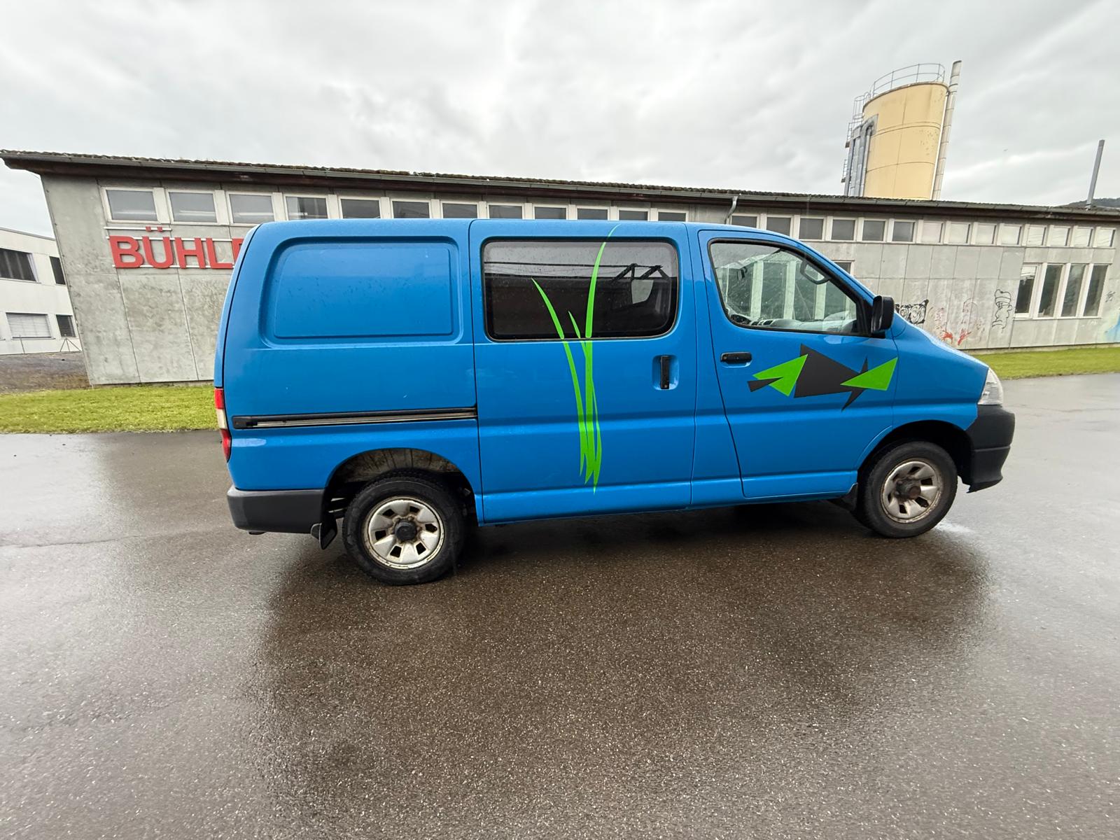 TOYOTA Hiace D-4D Kombi 4WD SWB-image-3