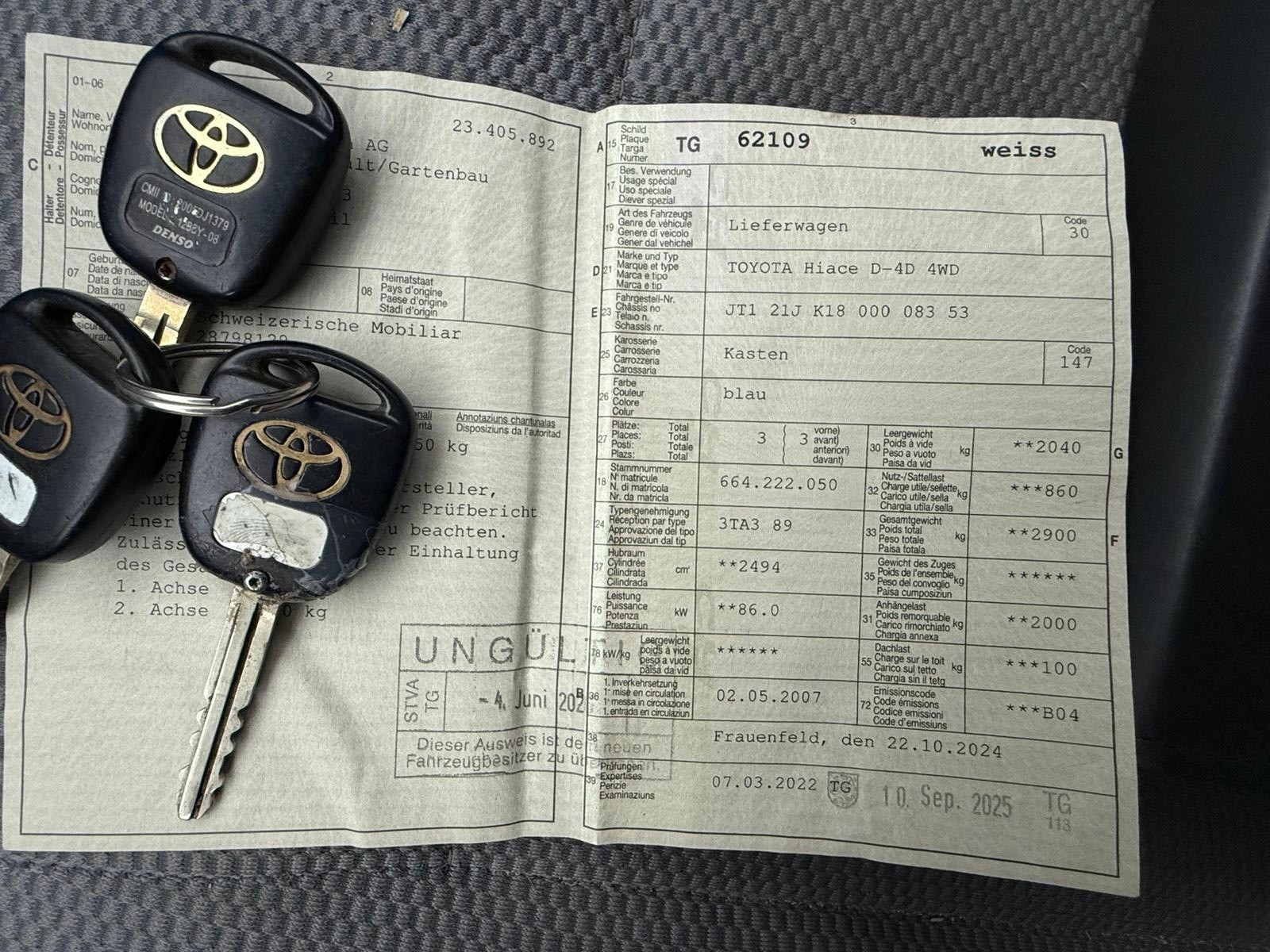 TOYOTA Hiace D-4D Kombi 4WD SWB-image-15