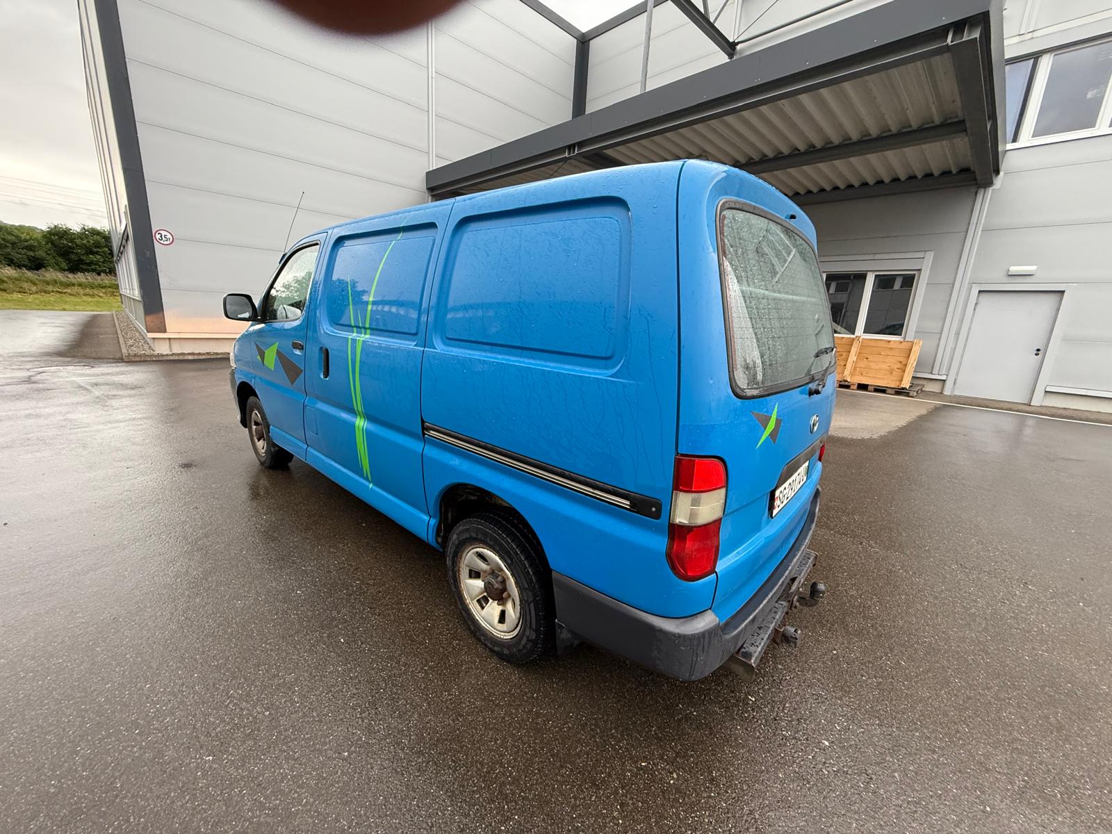 TOYOTA Hiace D-4D Kombi 4WD SWB-image-5