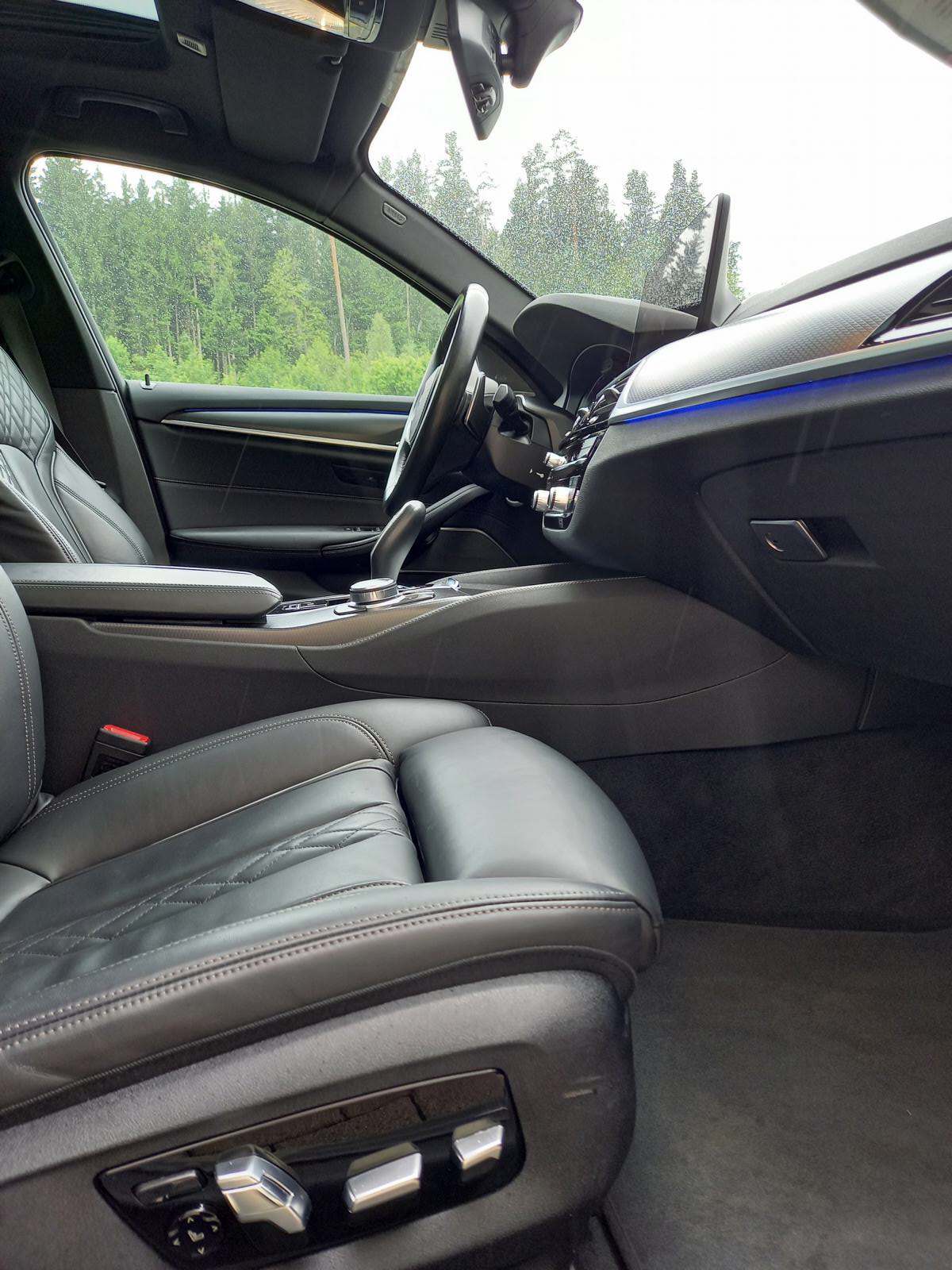 BMW 520d xDrive 48V Touring M Sport Steptronic-image-11