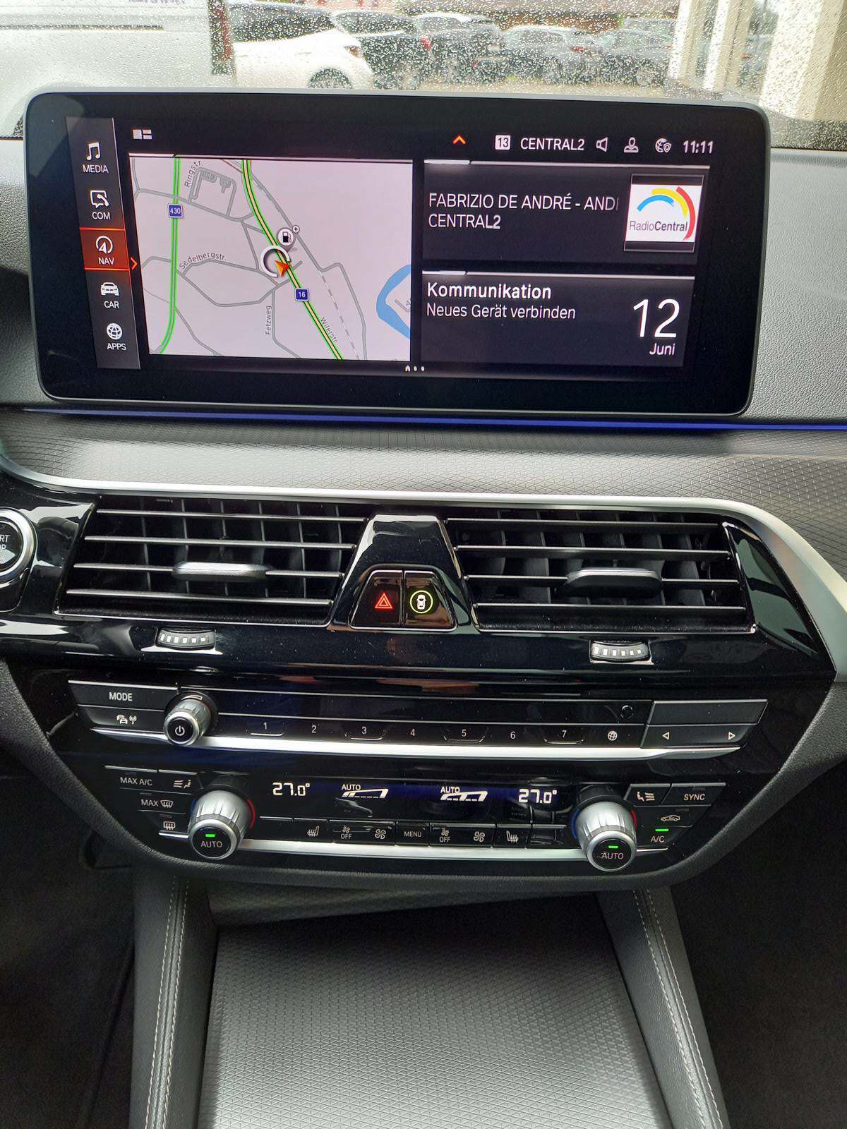 BMW 520d xDrive 48V Touring M Sport Steptronic-image-8