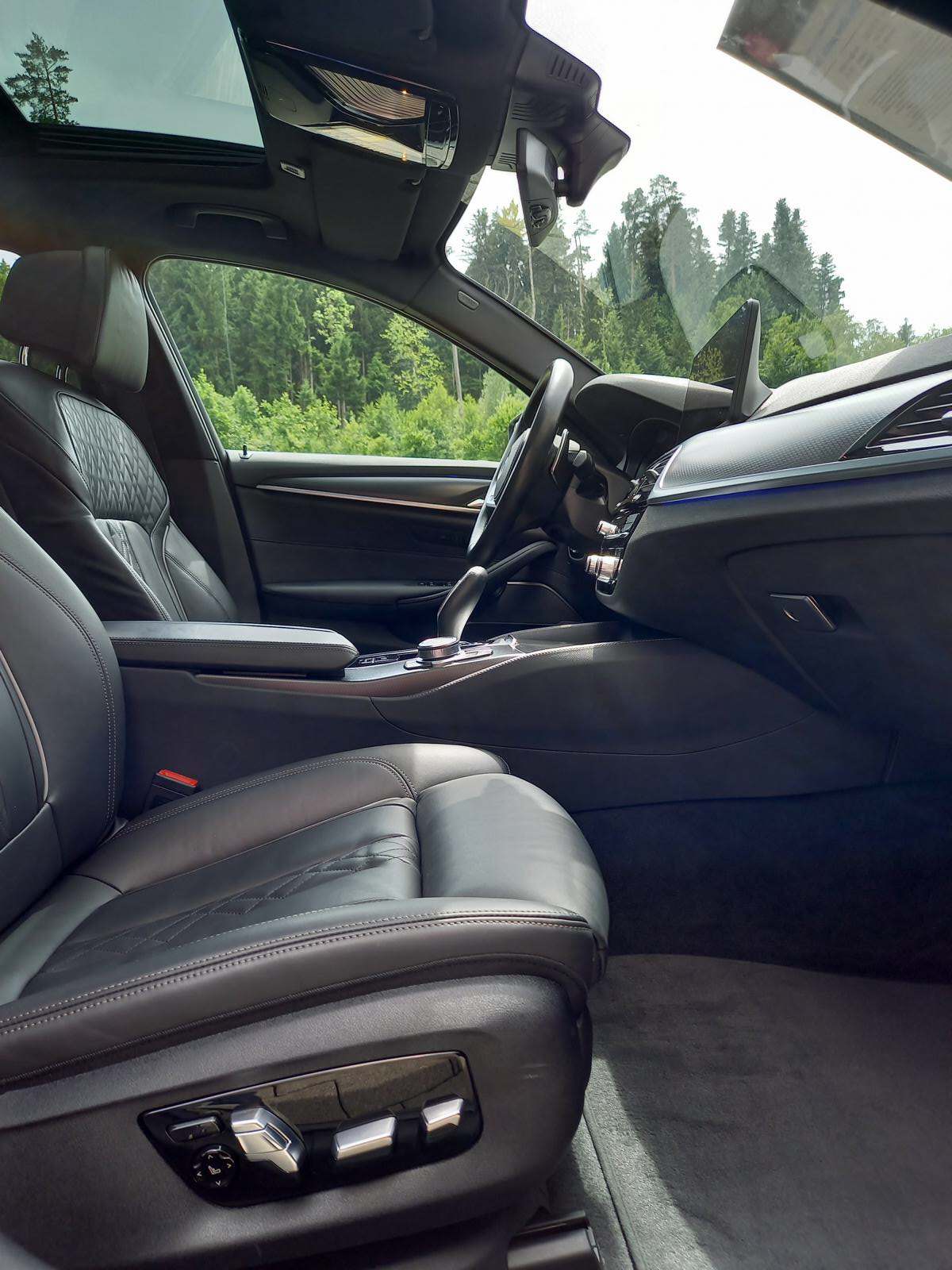 BMW 520d xDrive 48V Touring M Sport Steptronic-image-8