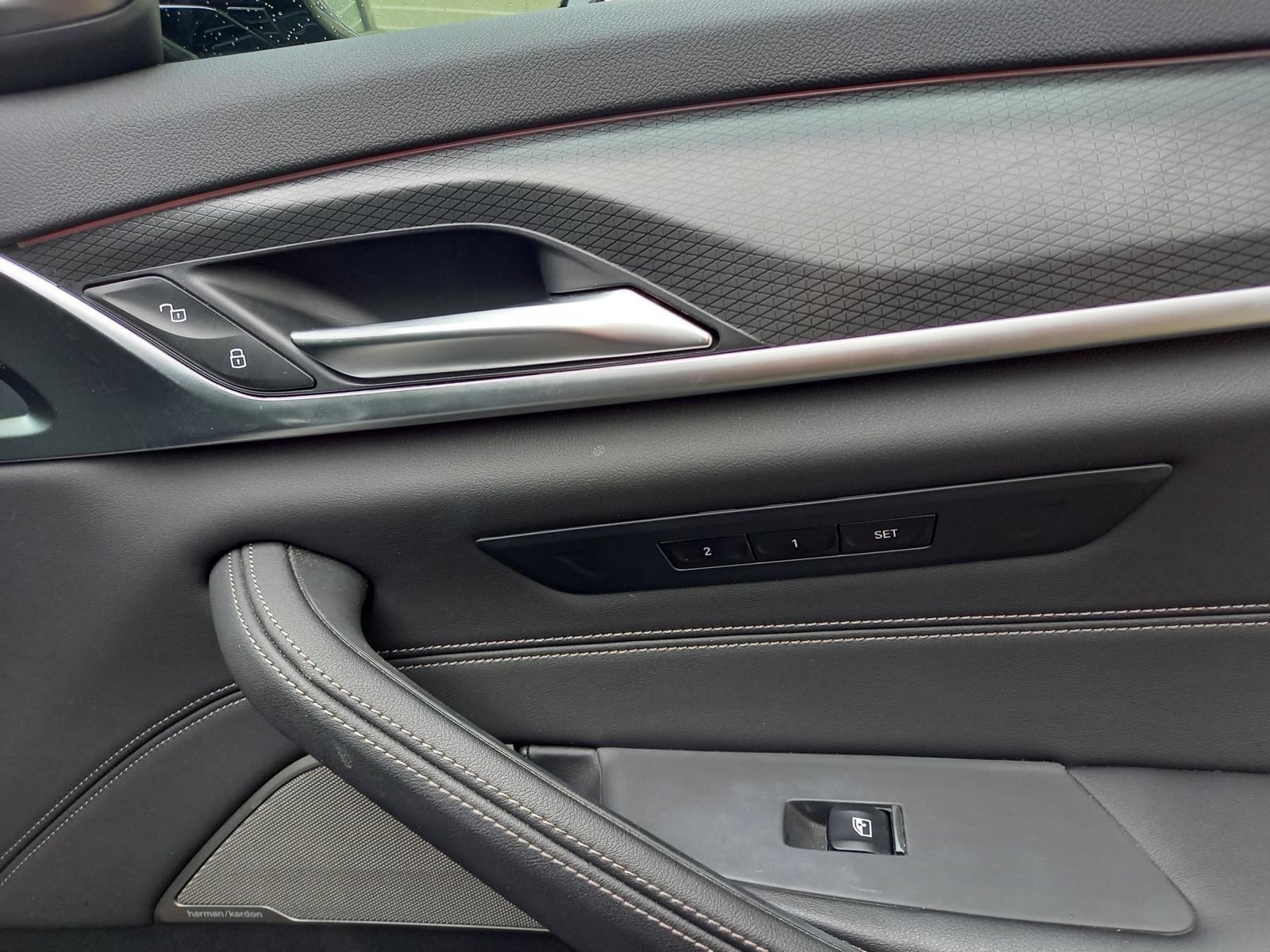 BMW 520d xDrive 48V Touring M Sport Steptronic-image-10